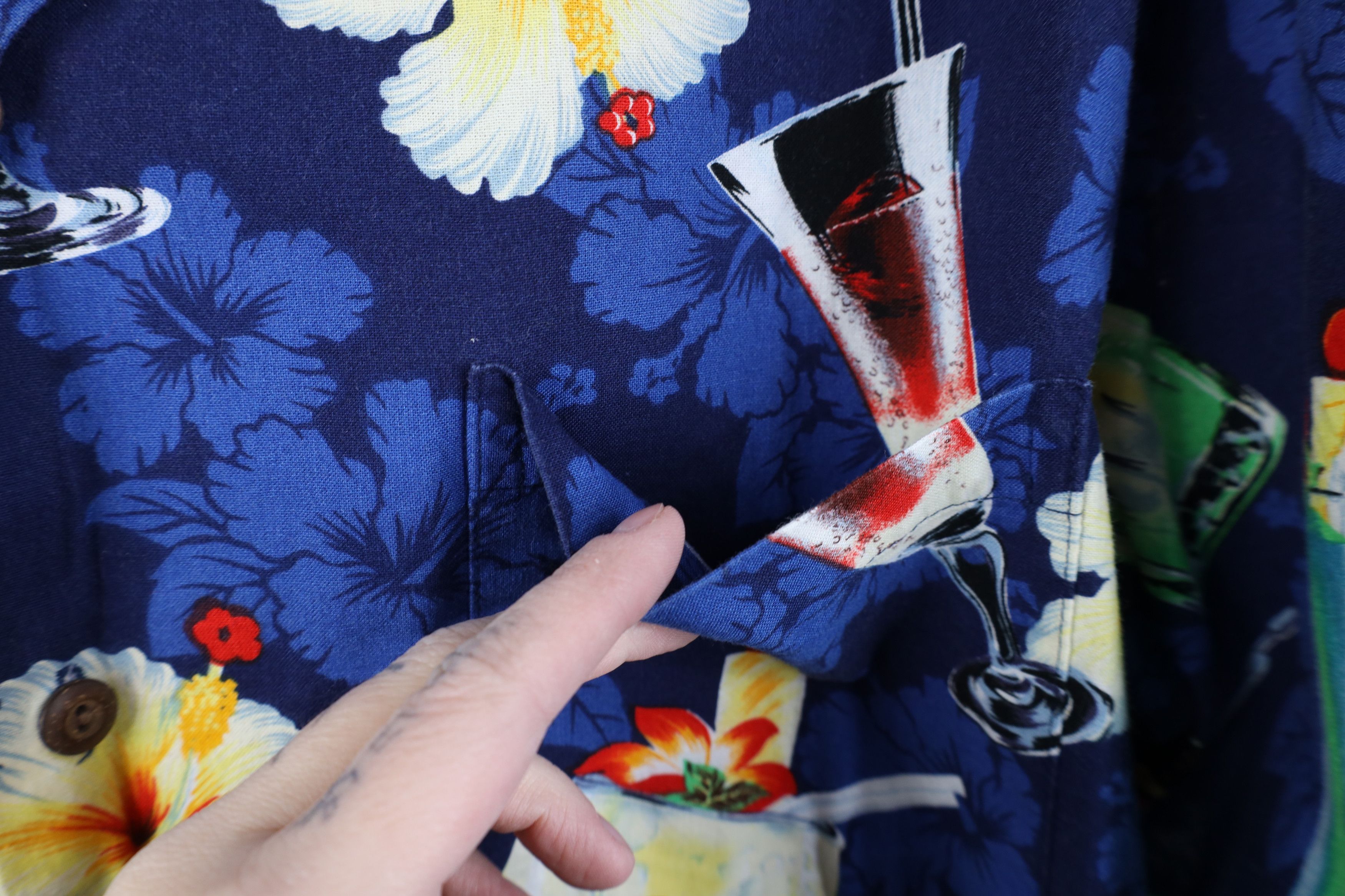 Vintage Vintage 90s Flower Beach Luau Hawaiian Button Shirt USA Size US XL / EU 56 / 4 - 7 Thumbnail