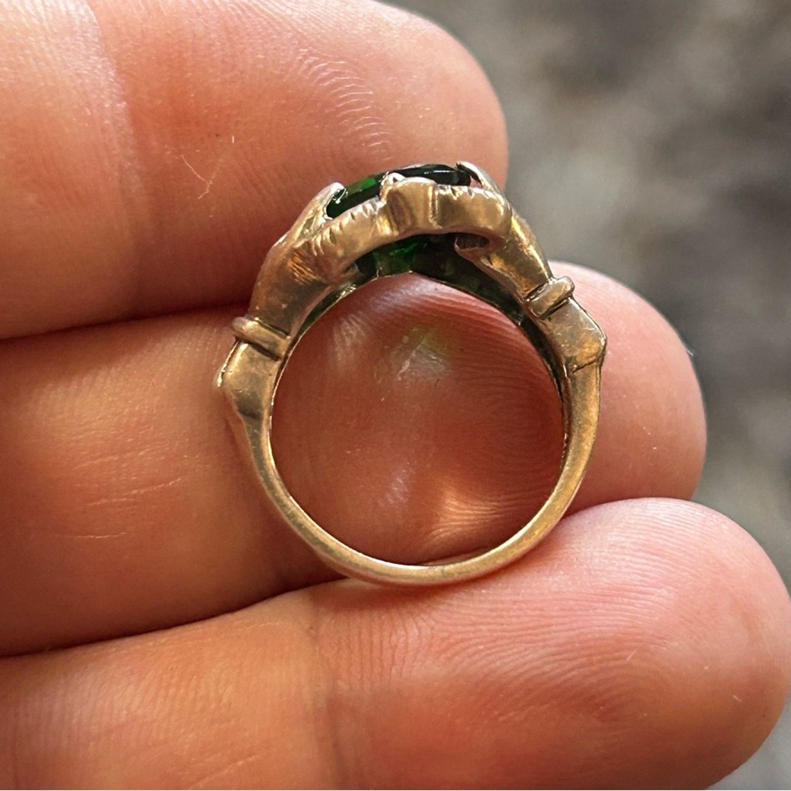 Vintage Vintage Irish green grossular garnet sterling claddagh ring Size ONE SIZE - 9 Thumbnail