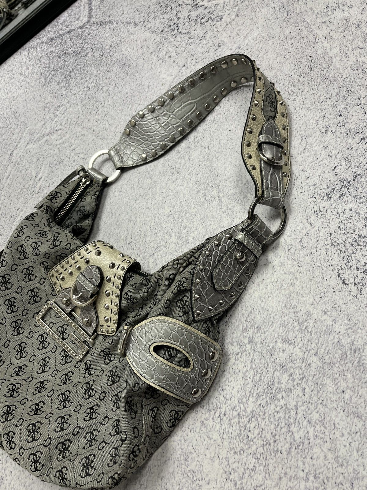 Guess Vintage Guess Monogram Y2K Shoulder Bag Hype Streetwear Size ONE SIZE - 19 Thumbnail