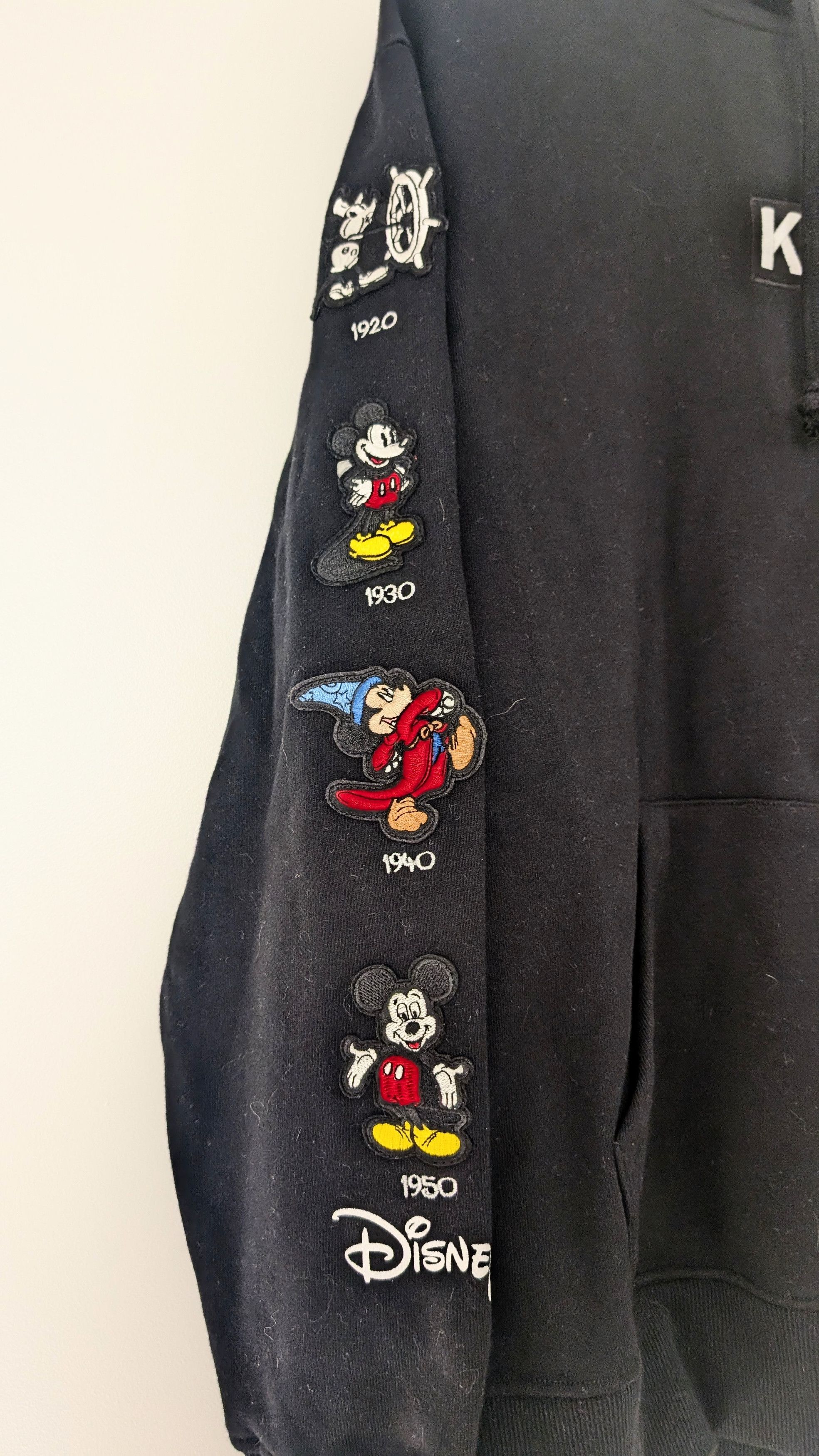 Disney × Kith Kith x Disney Mickey Sleeve Patches Hoodie - L - Black Size US L / EU 52-54 / 3 - 5 Thumbnail