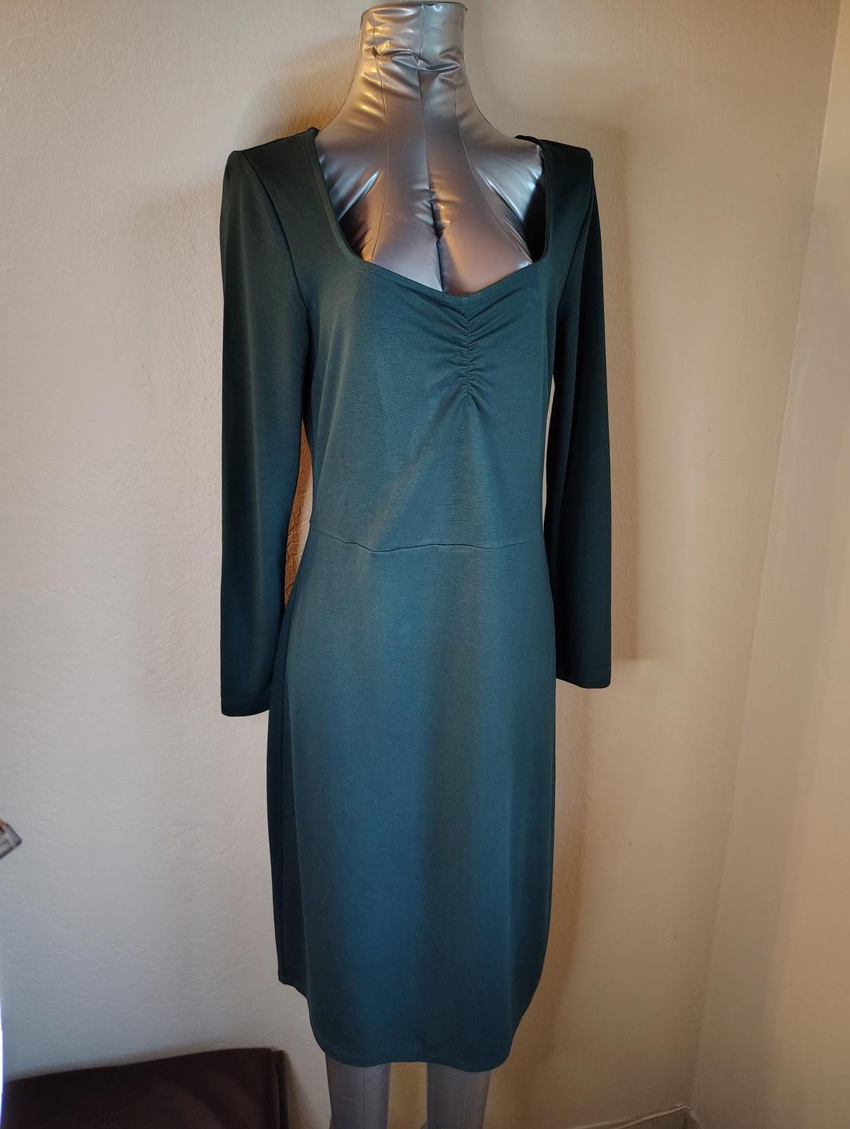 Old Navy Green Dress. Midi Long Sleeve. Stretch Size M Old Navy Size M / US 6-8 / IT 42-44 - 1 Thumbnail