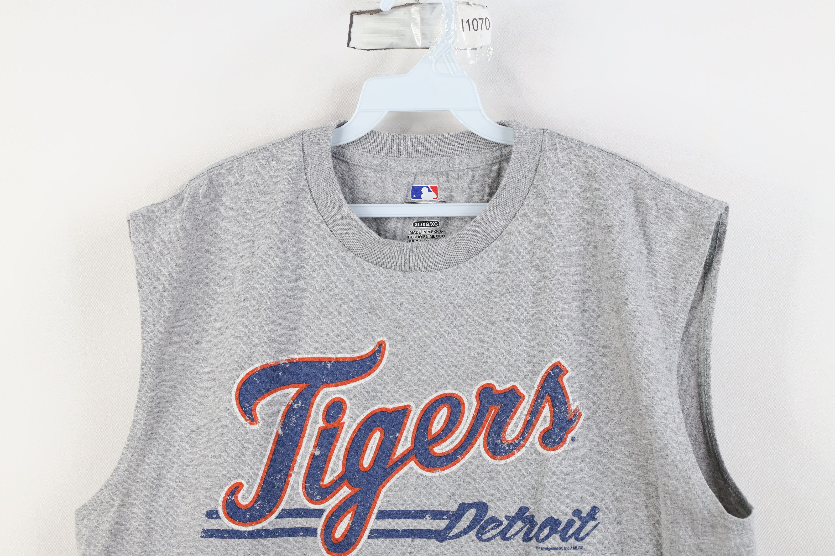 Vintage Vintage Y2K Detroit Tigers Baseball Muscle T-Shirt Gray Size US XL / EU 56 / 4 - 2 Thumbnail