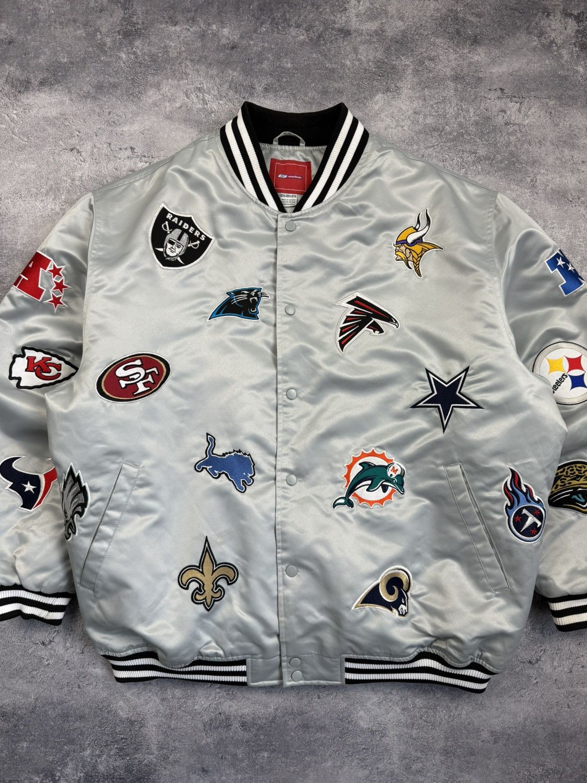 NFL Vintage NFL Reebok All Over Team Logo Patch Bomber Jacket Size US XXL / EU 58 / 5 - 6 Thumbnail