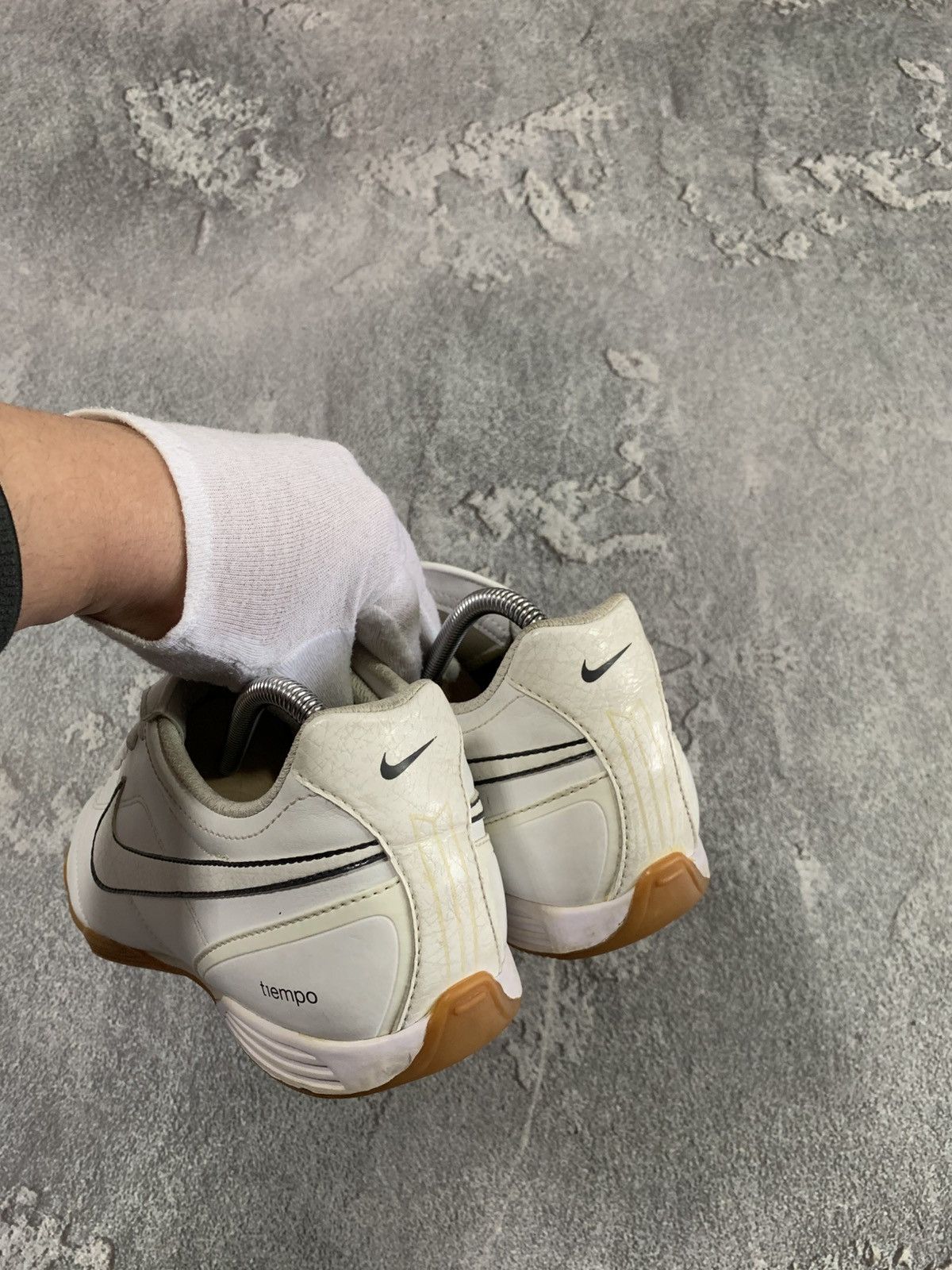 Nike 2009 Nike Tiempo Natural II Leather Futsal Shoes Size EU 43 Size US 9 / EU 42 - 7 Thumbnail