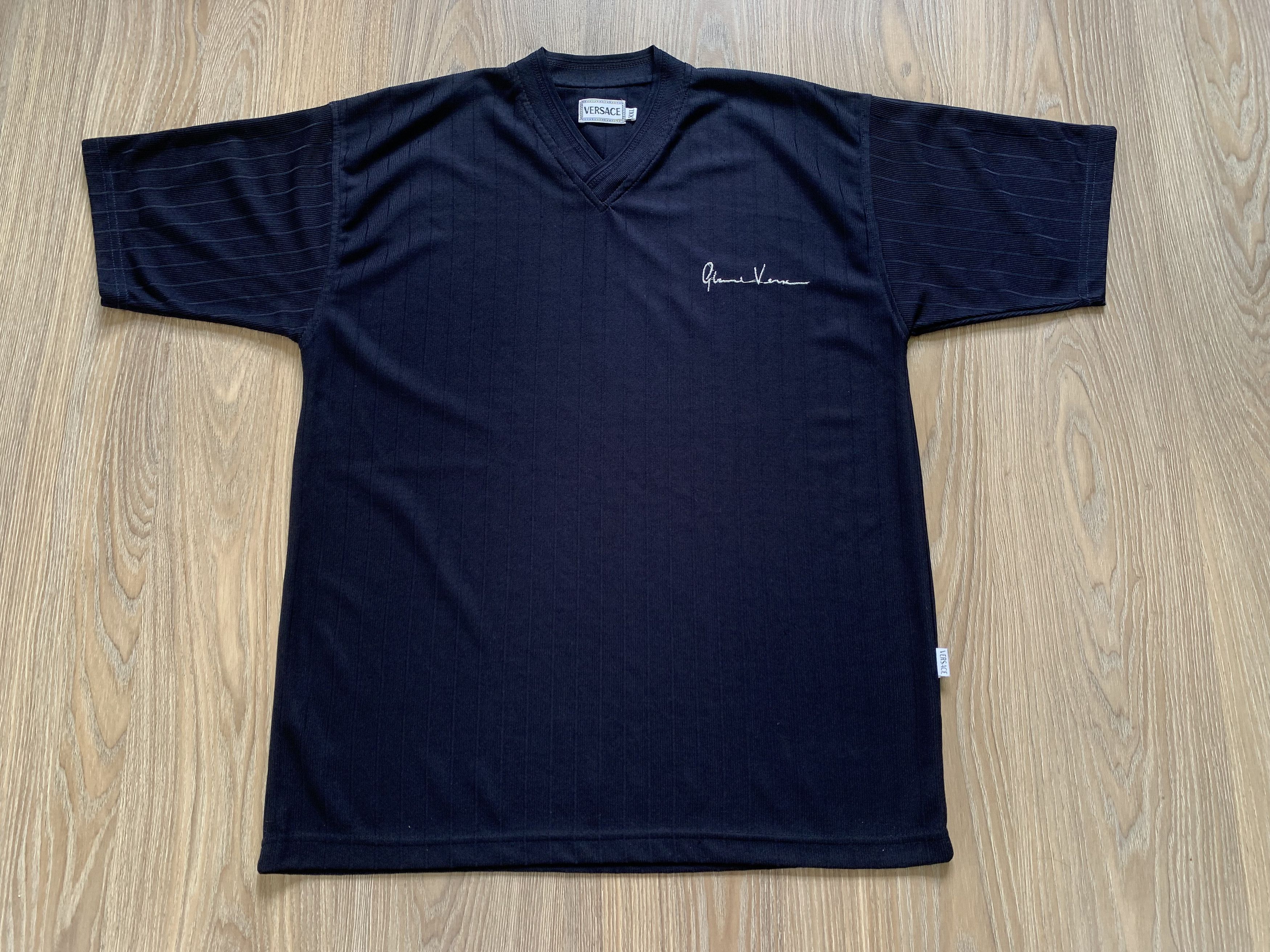 Versace Vintage Gianni Versace Navy Blue V Neck T Shirt Size US XXL / EU 58 / 5 - 2 Thumbnail