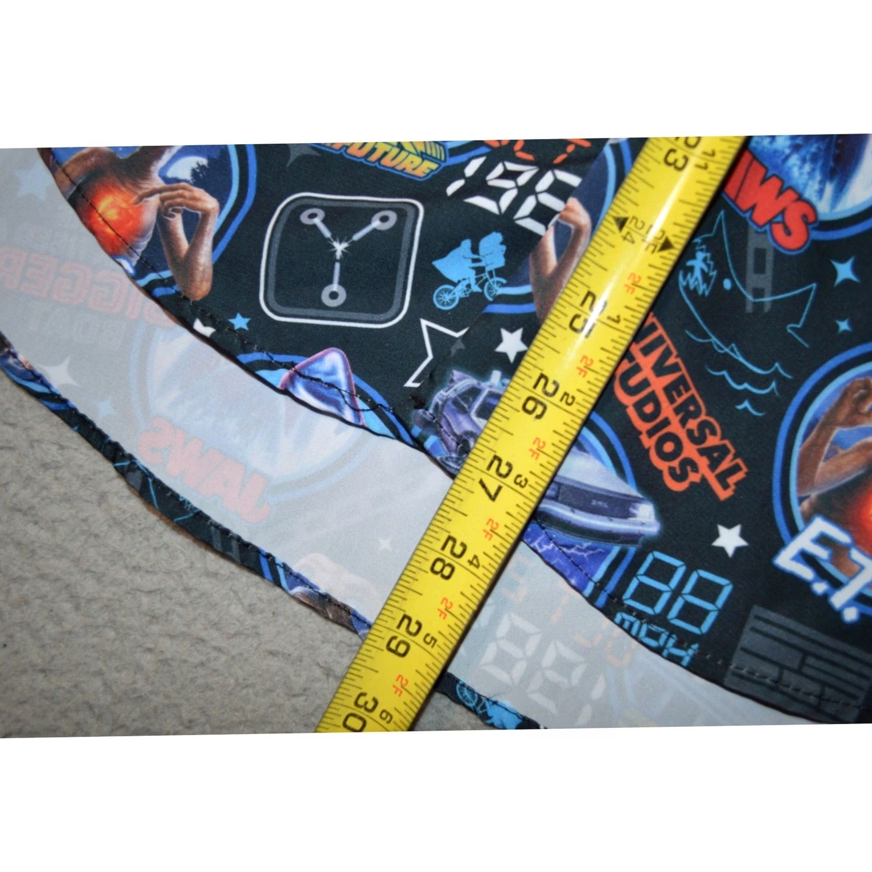 Vintage User: New Title: Universal Studios Mens Button Up Shirt Size Small Amblin Retro Collage JAWS ET Size US S / EU 44-46 / 1 - 7 Thumbnail