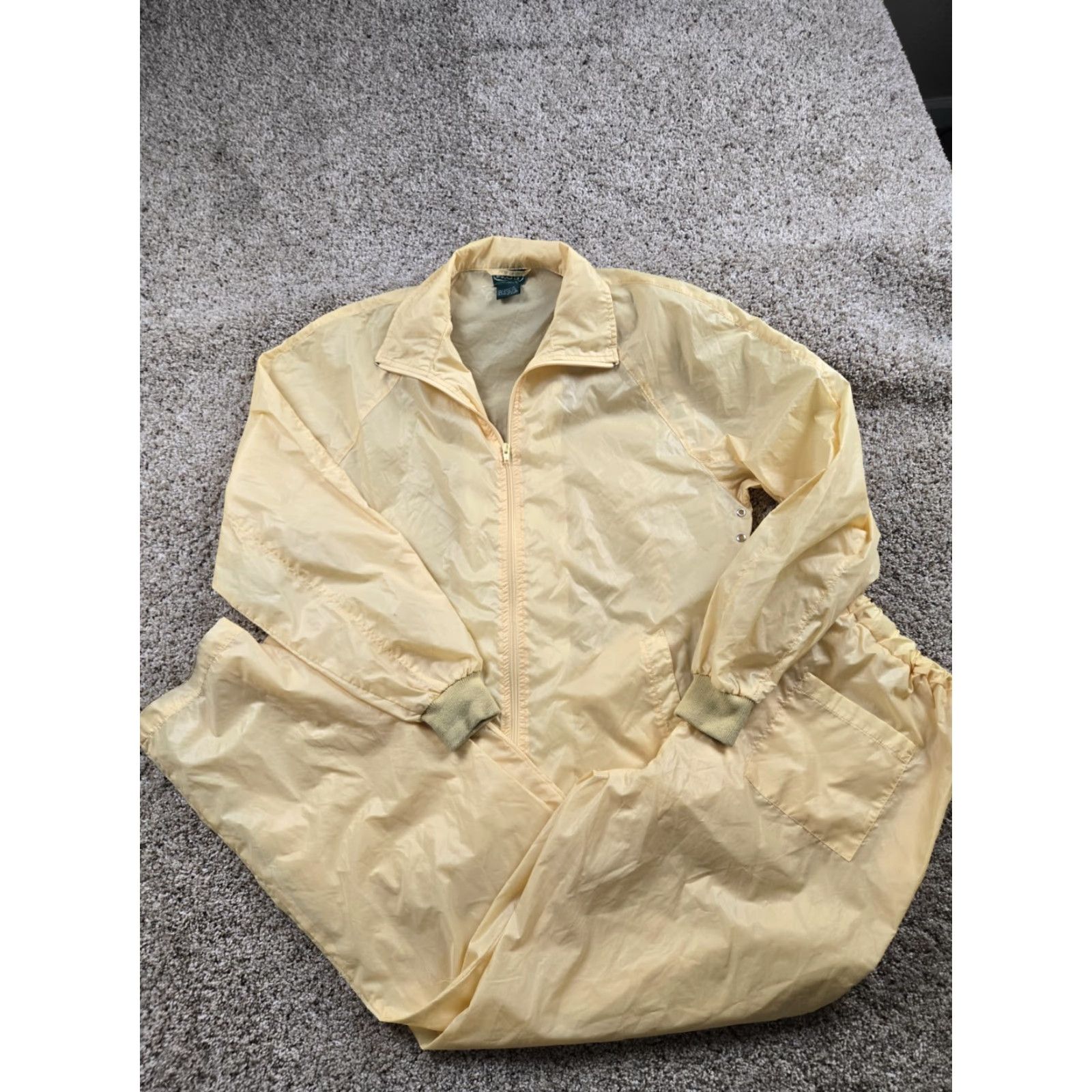 Izod VINTAGE Izod Track Suit Mens Medium Yellow Nylon 2 Piece Sweatshirt Pants 90s Lightweight Size 40R - 2 Thumbnail