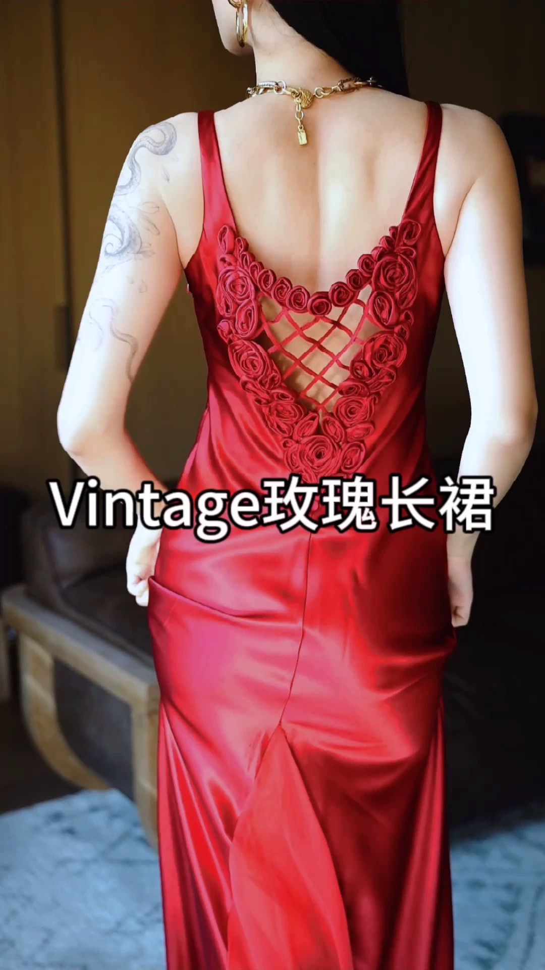 Vintage Vintage USA Red Embroidered Rose Satin Backless Long Dress Size L / US 10 / IT 46 - 1 Thumbnail