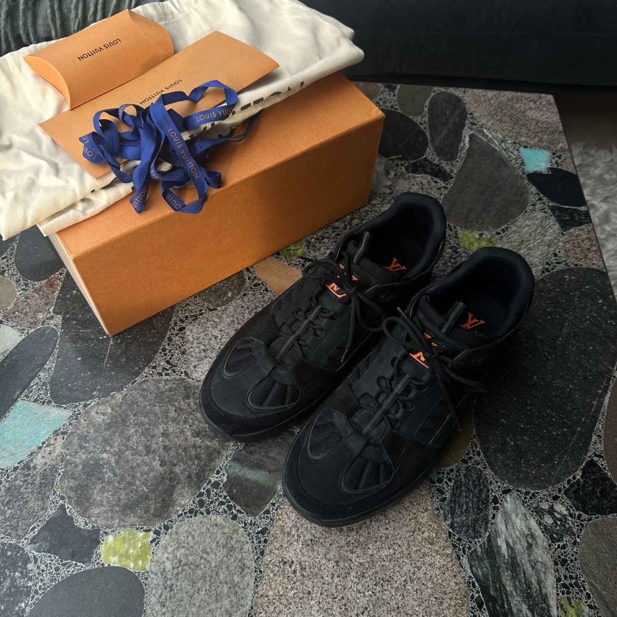 Louis Vuitton Louis Vuitton Lucien Clarke «a view» sneaker Size US 11 / EU 44 - 2 Thumbnail