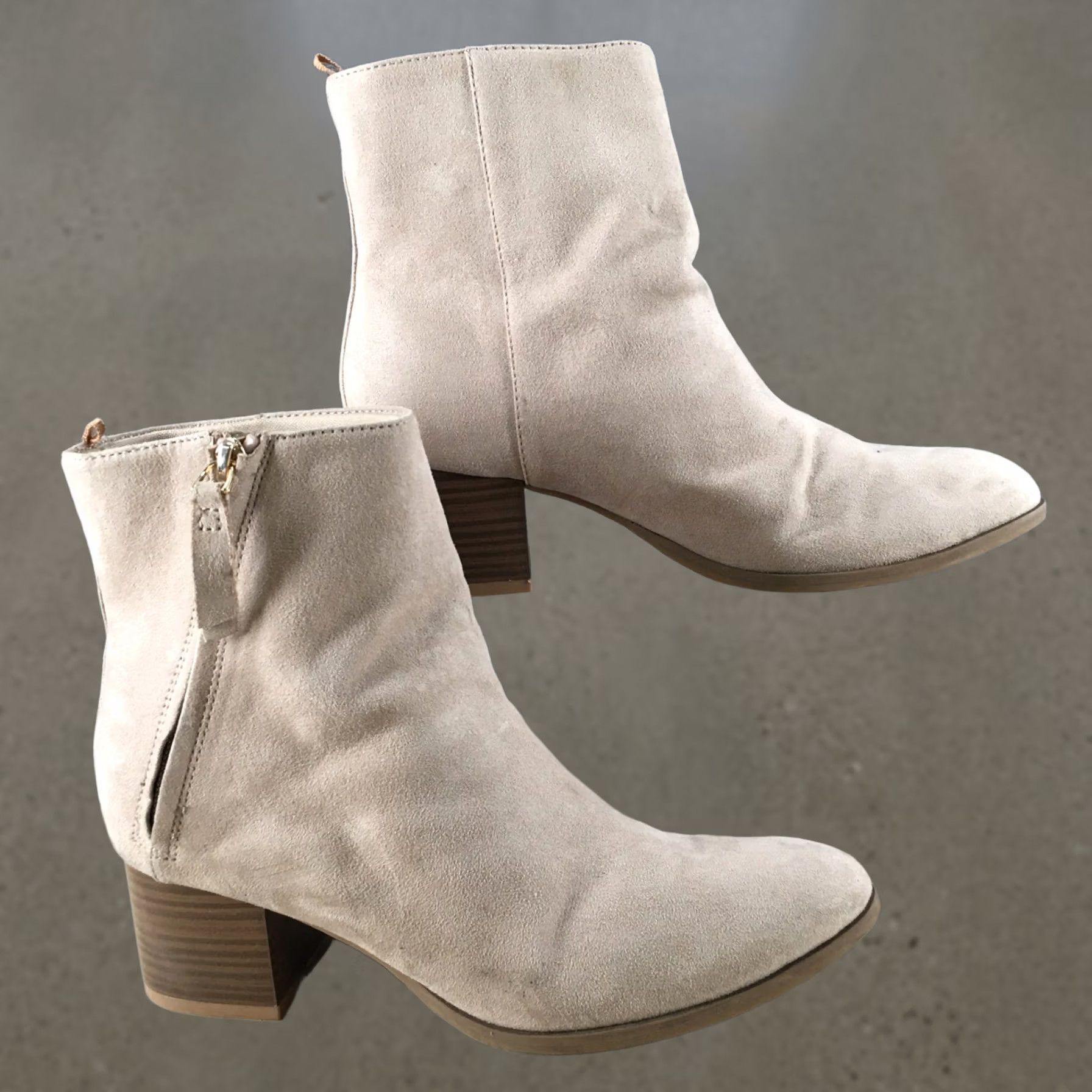 Old Navy Old Navy Boots Womens 6 Beige Ankle Bootie Block Heels Side Zip Suede Casual Size US 6 / IT 36 - 1 Thumbnail