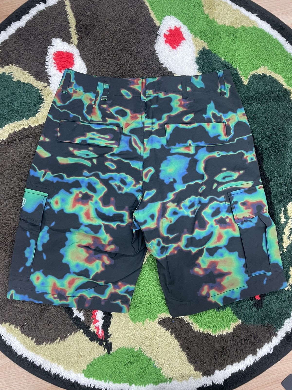 Bape BAPE THERMOGRAPHY CARGO SHORTS Size US 32 / EU 48 - 2 Thumbnail