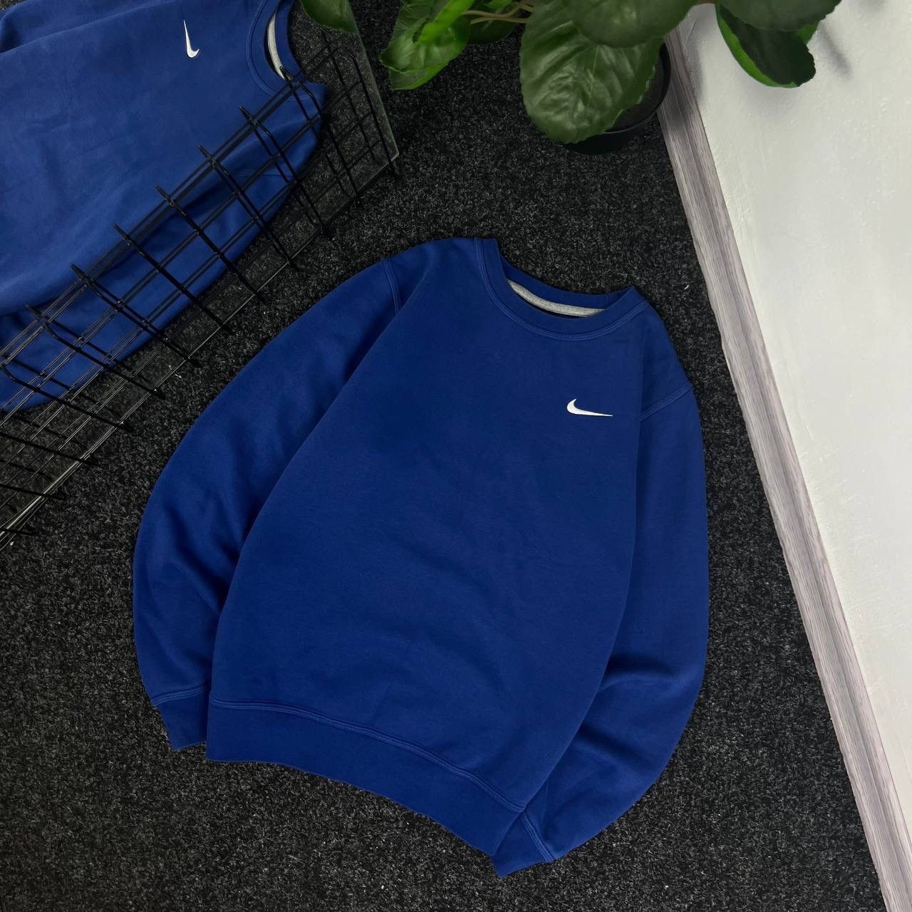 Nike Nike sweatshirt mini swoosh y2k style streetwear Size US S / EU 44-46 / 1 - 1 Thumbnail