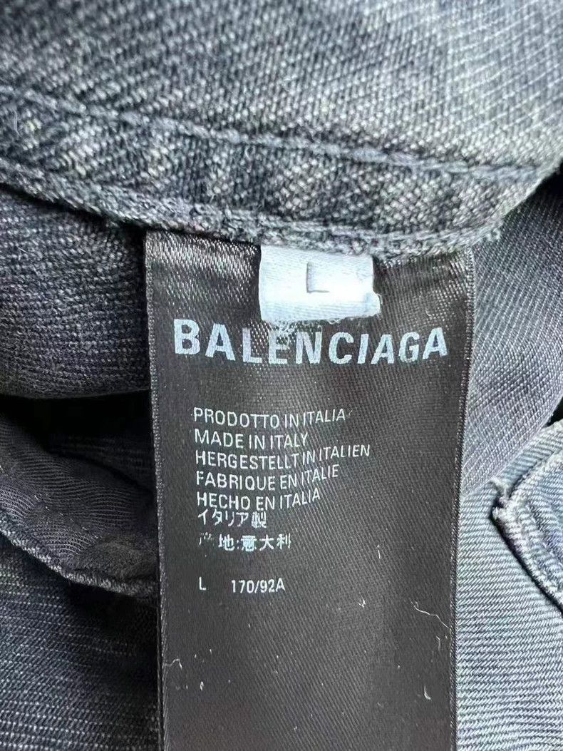 Balenciaga Balenciaga Washed Graffiti Denim Jacket Bieber's Same Size Size US L / EU 52-54 / 3 - 4 Thumbnail