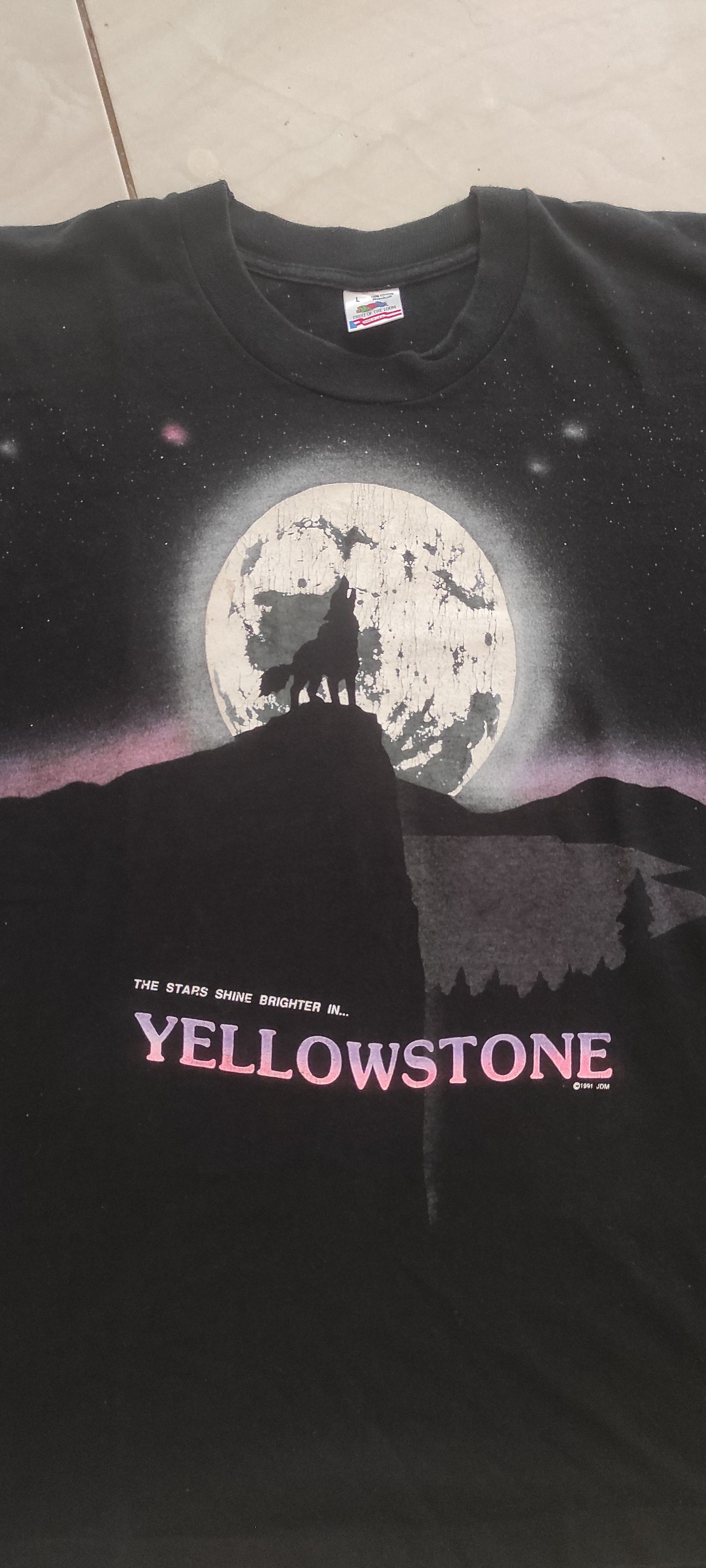 Fruit Of The Loom VTG 90s Yellowstone Wolf AOP Shirt Made In USA Size US L / EU 52-54 / 3 - 8 Thumbnail