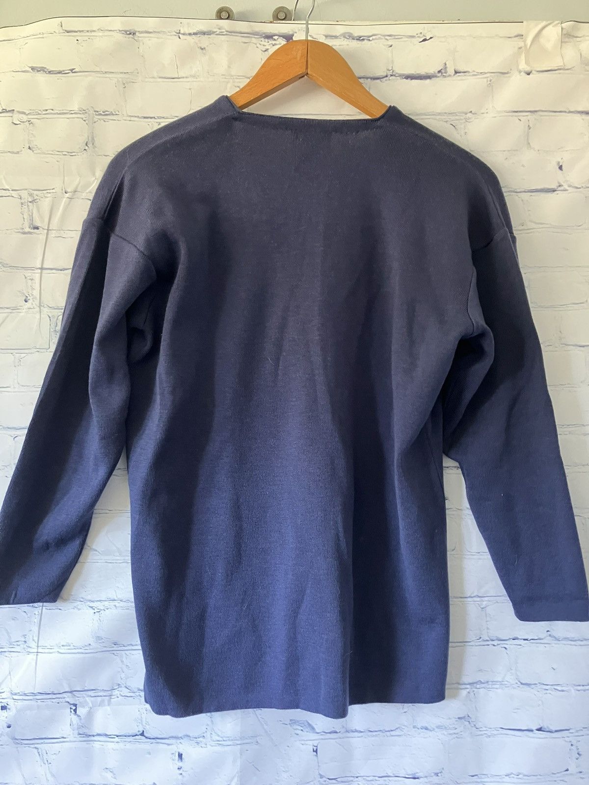 Henri Bendel Henri Bendel new 100% merino wool v-neck sweater sz Size US S / EU 44-46 / 1 - 3 Thumbnail