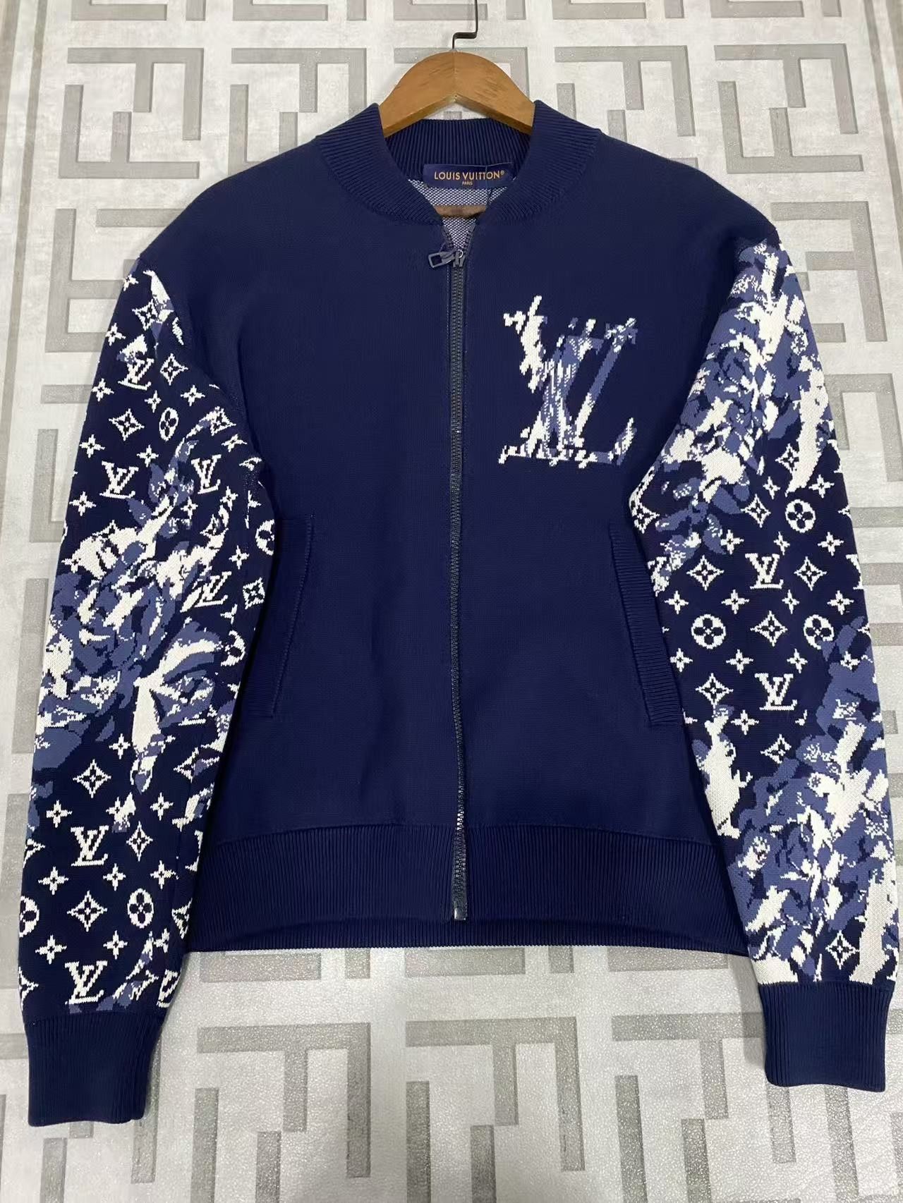 Louis Vuitton Louis Vuitton Monogram Bomber Jacket Size XS Size US S / EU 44-46 / 1 - 1 Thumbnail