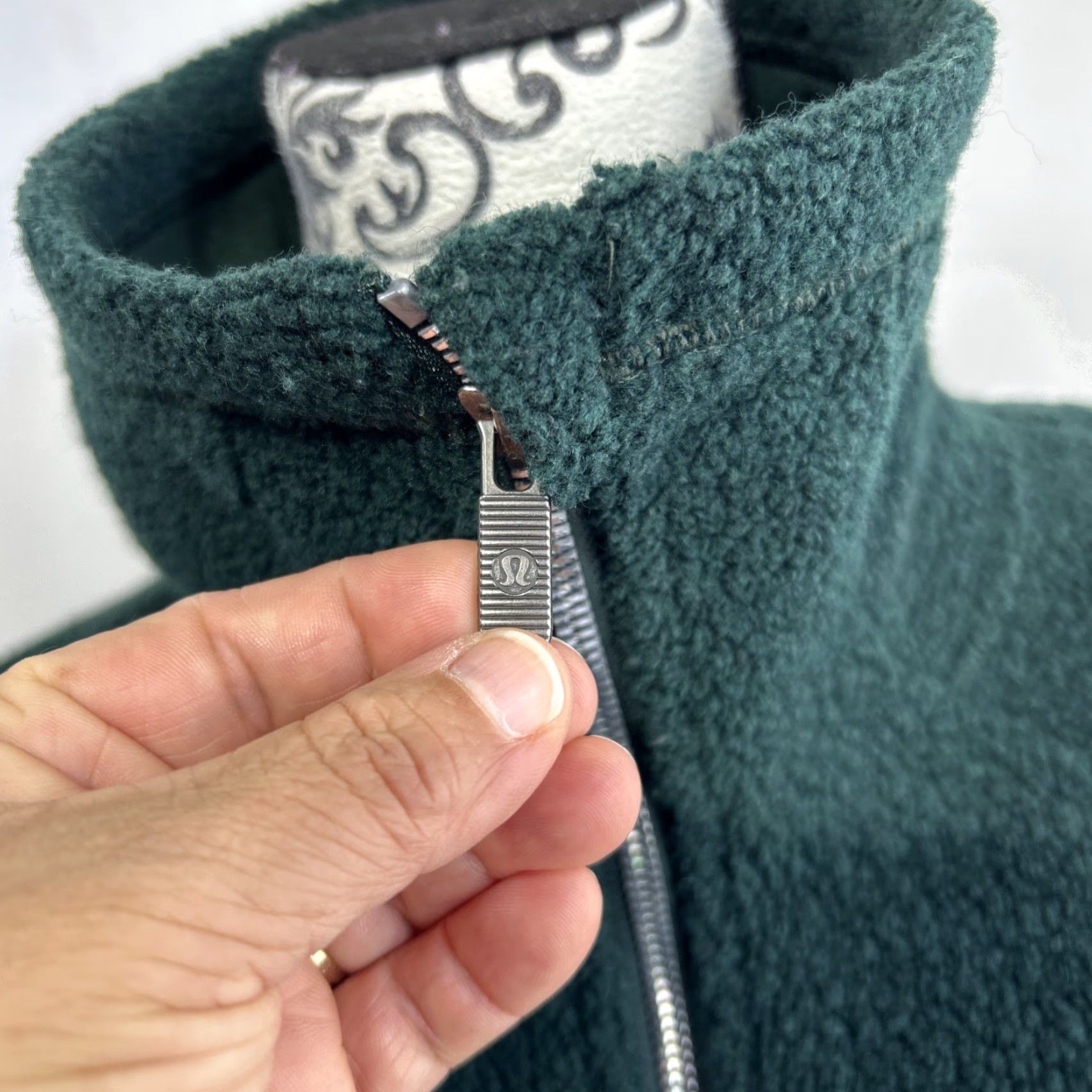 Lululemon Lululemon So Sherpa Crop Bomber Jacket Women Size 4 Green Full Zip Wool Blend, Cropped, Pockets, High Neck, Athleisure, 100% Polyester Lining Size S / US 4 / IT 40 - 3 Thumbnail