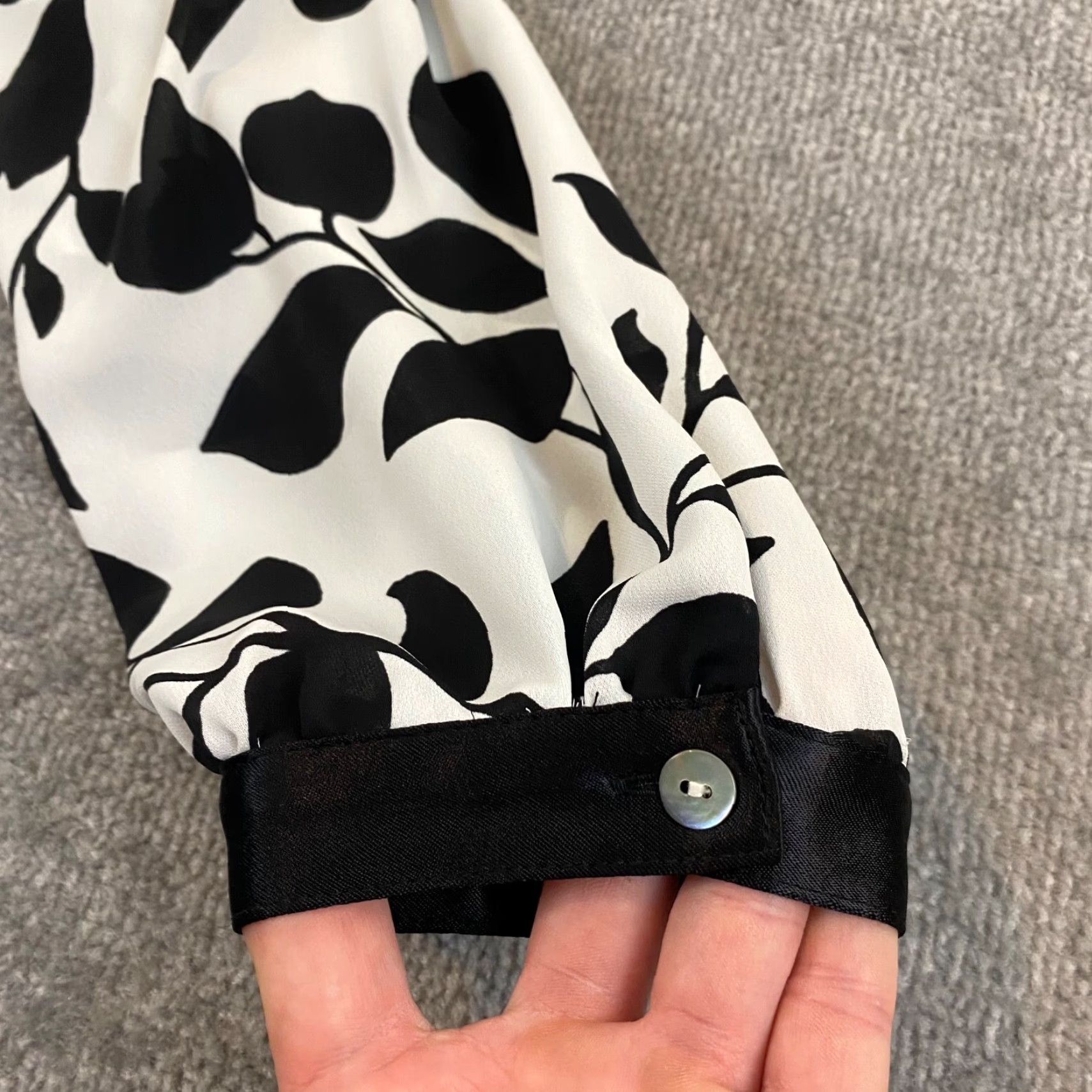 J. Jill Christian Siriano J. Jill Blouse Women LP Large Petite White Black Floral Career Size L / US 10 / IT 46 - 7 Thumbnail