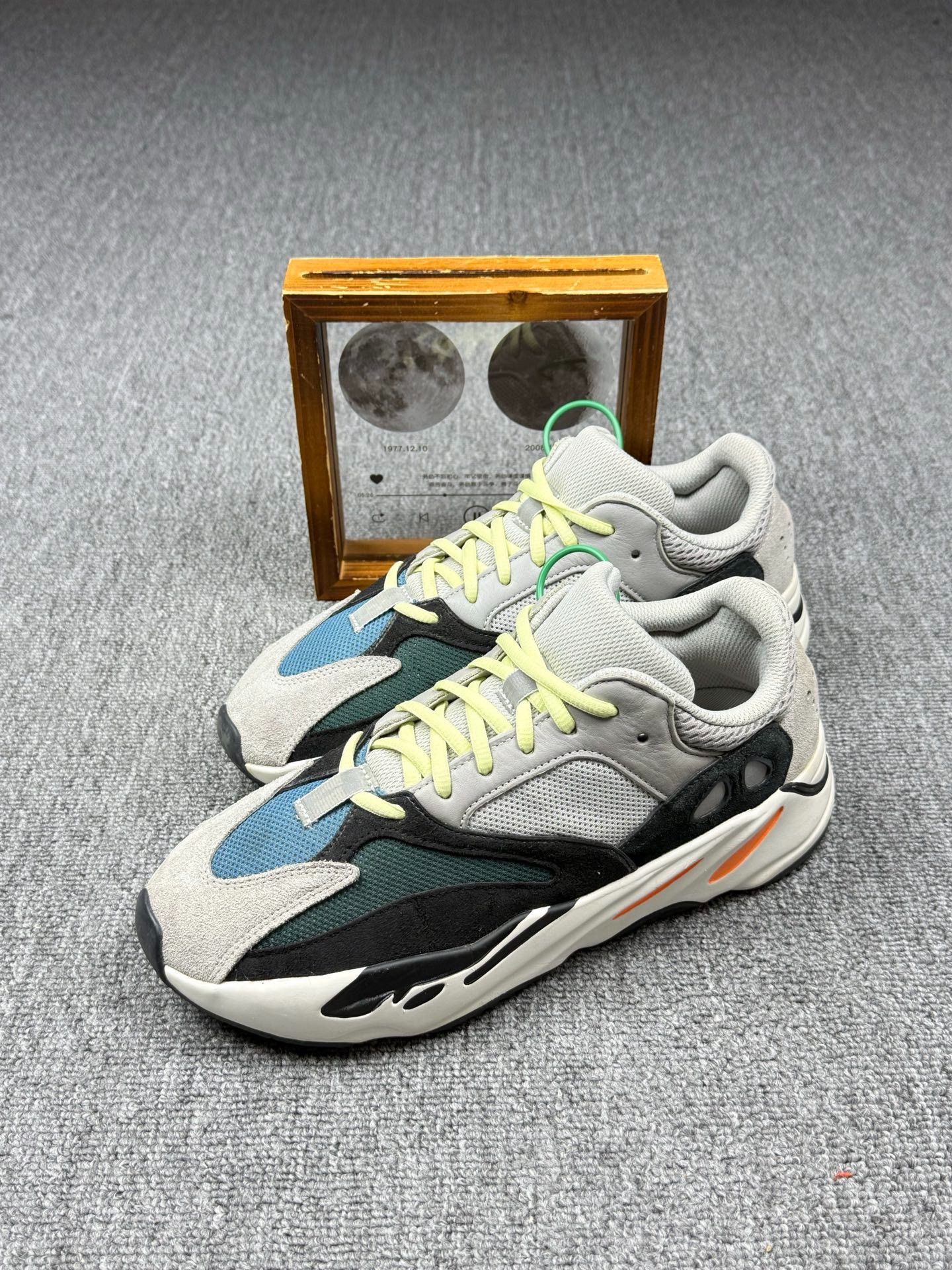 Adidas Adidas YEEZY700 Lowtop Sneakers 10 Men Size US 10 / EU 43 - 1 Thumbnail