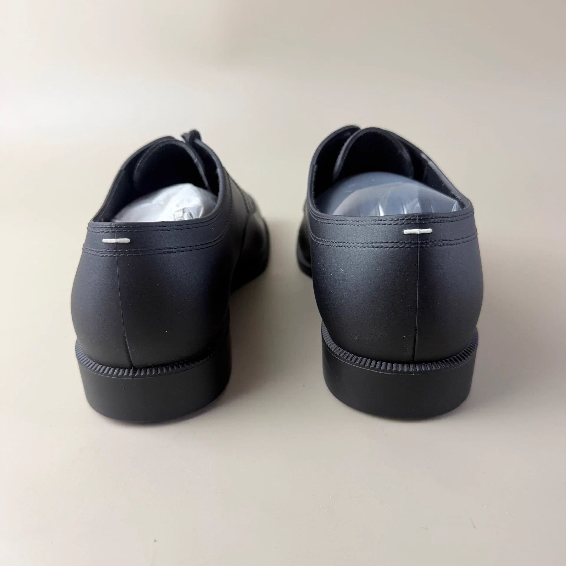 Maison Margiela Maison Margiela black low heel Tabi shoes EUR 35 mint Size US 4 / IT 34 - 3 Thumbnail