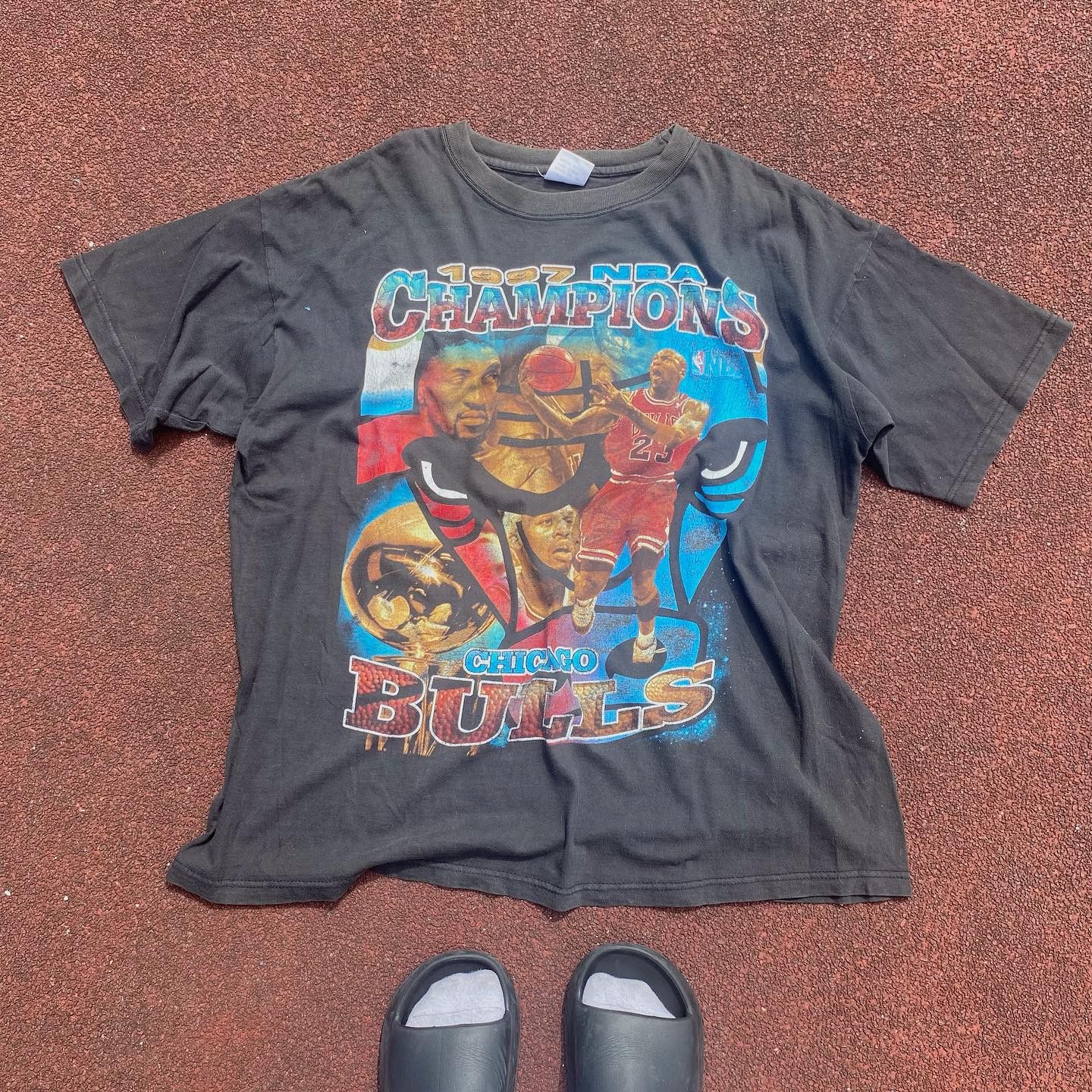 Rap Tees 90s Raptees Chicago Bulls Size US XL / EU 56 / 4 - 1 Thumbnail