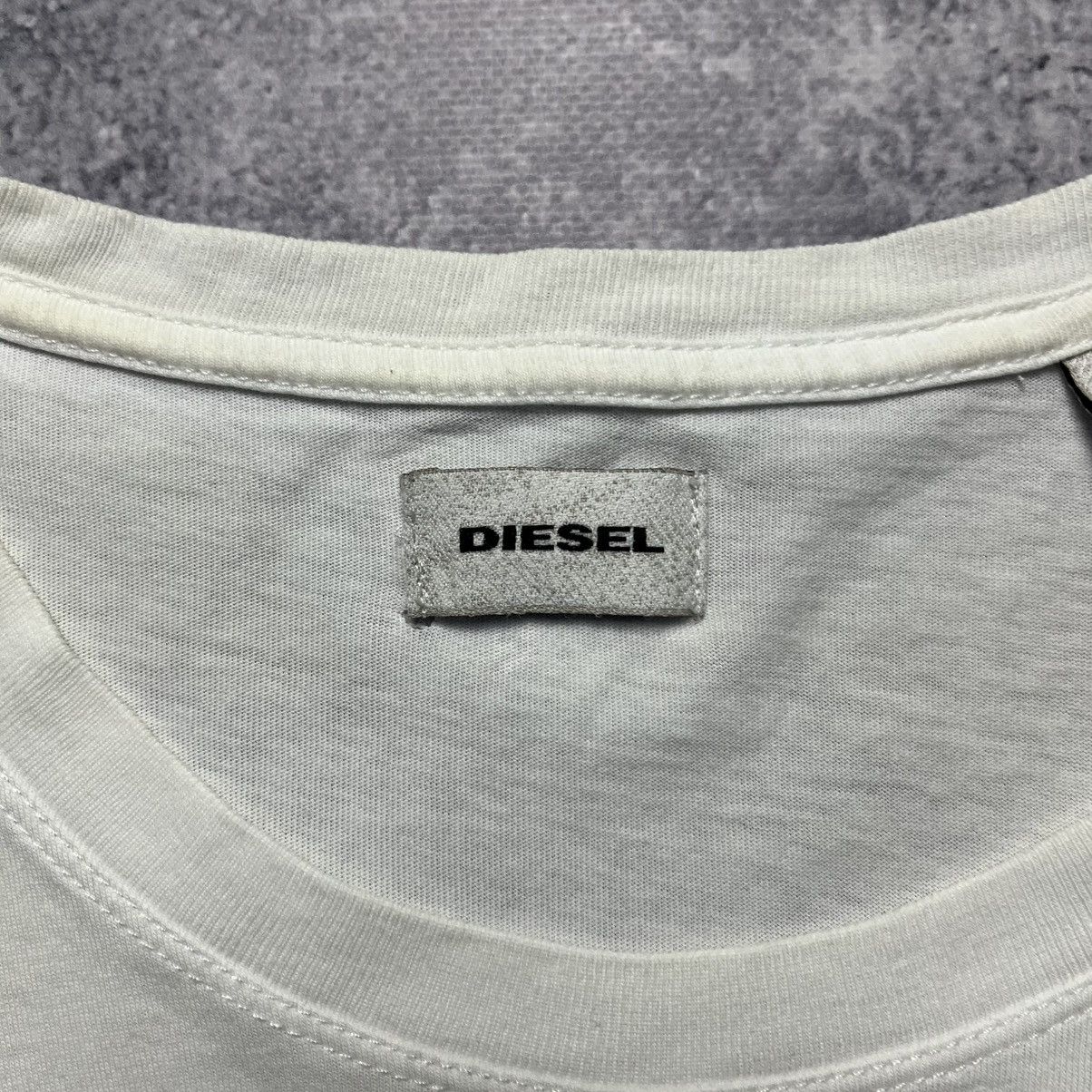 Diesel Vintage Diesel Big Central Logo Tee Streetwear Y2K Designer Size US L / EU 52-54 / 3 - 8 Thumbnail