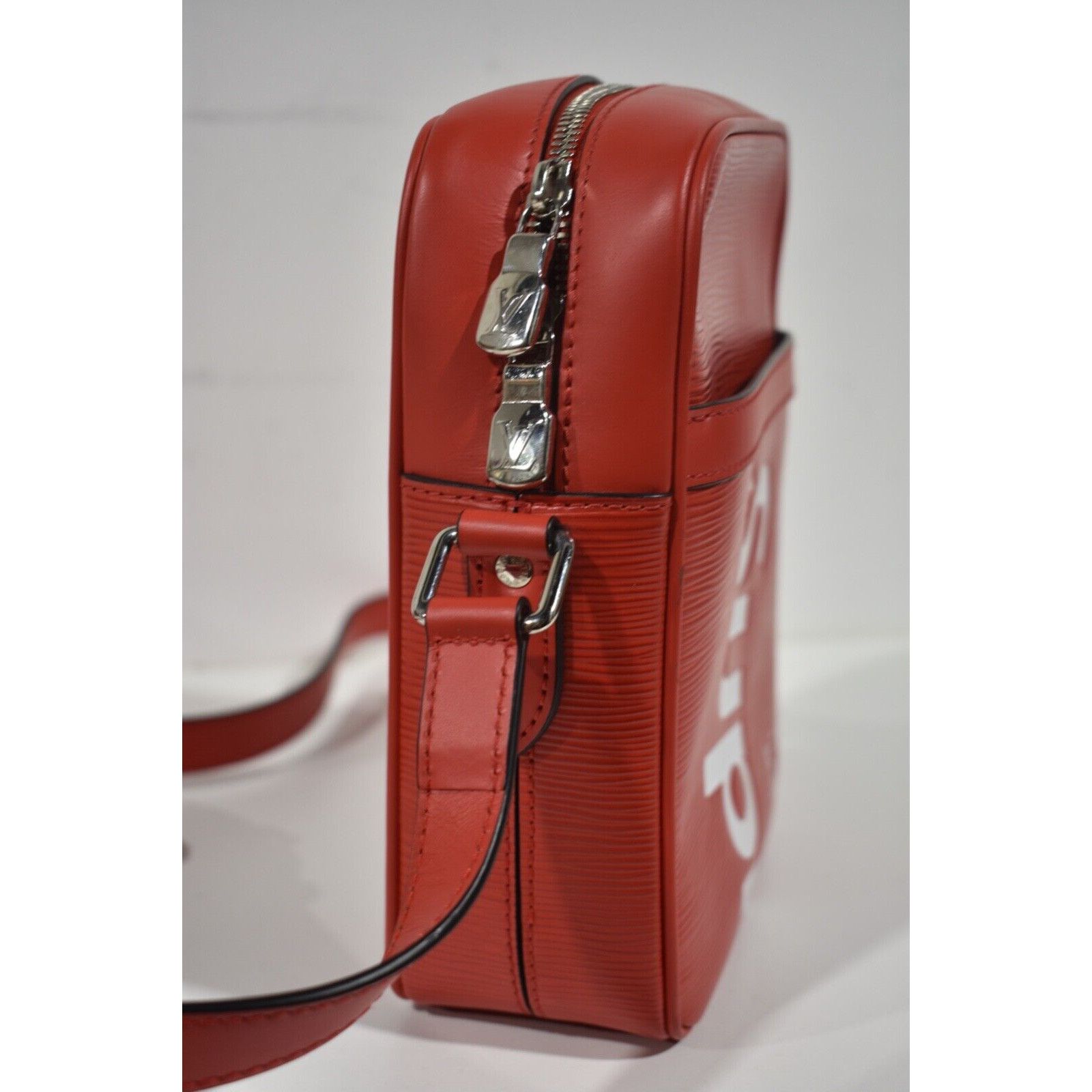 Louis Vuitton Louis Vuitton Supreme Epi Leather Shoulder Crossbody Bag Size ONE SIZE - 5 Thumbnail