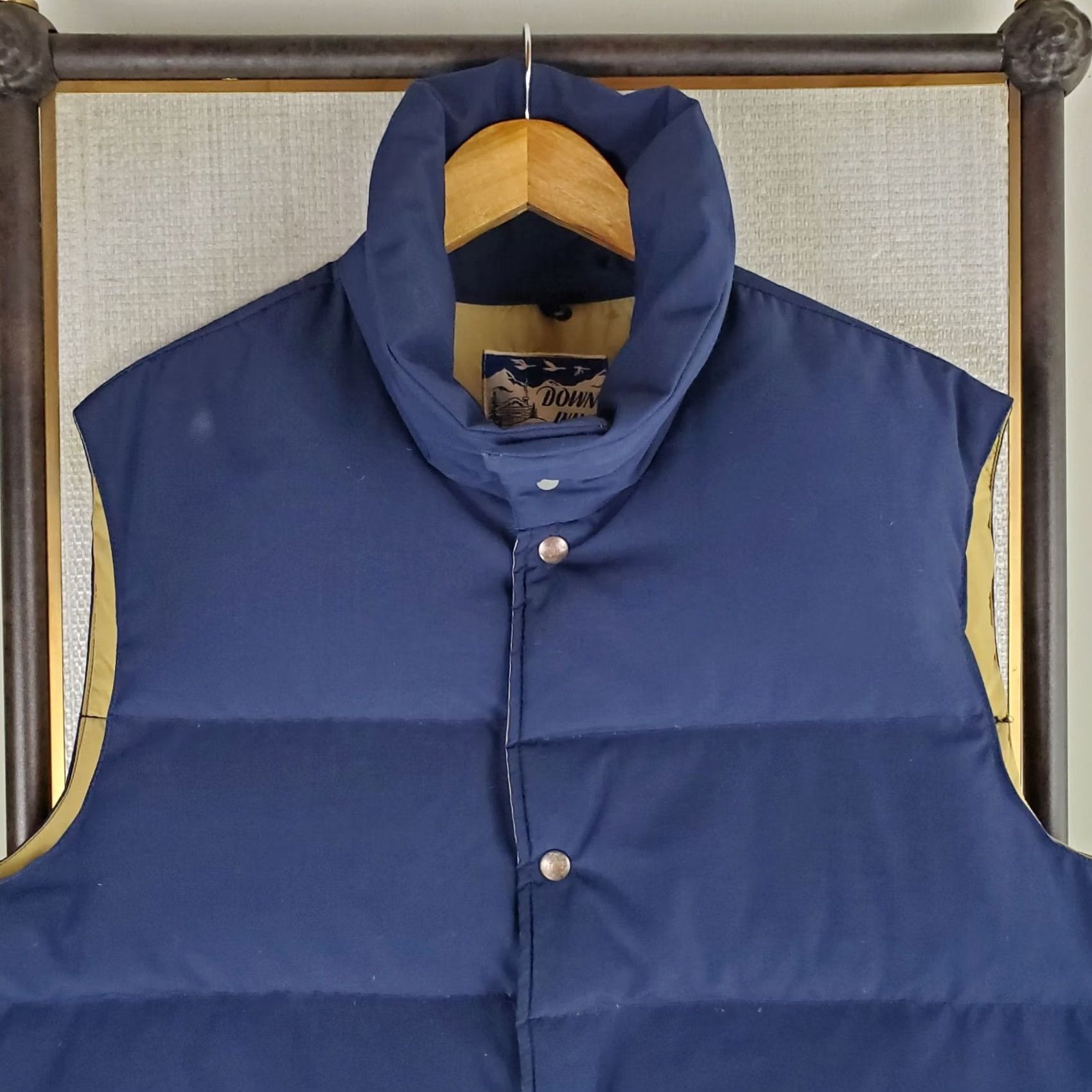 Vintage VINTAGE Down Wind Vest XL Tall Blue Goose Down Quilted Puffer Snap Front Insulated Wind Water Resistant Mens Vest Gilet Waistcoat USA Made XS no? Size US XL / EU 56 / 4 - 4 Thumbnail