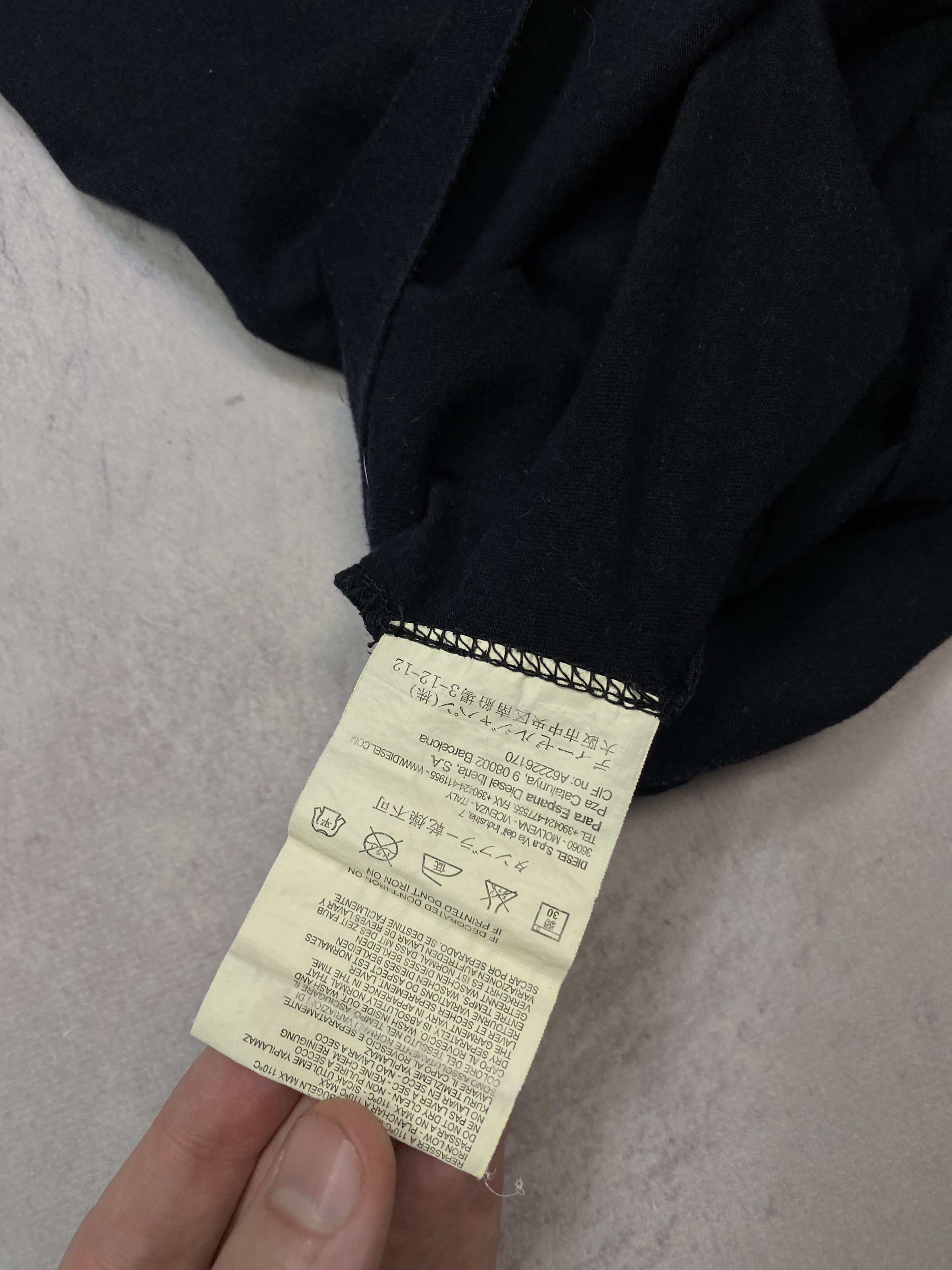 Diesel DIESEL MEN'S VINTAGE POLO SHIRT BLACK SIZE M Y2K STREET WEAR Size US M / EU 48-50 / 2 - 13 Thumbnail