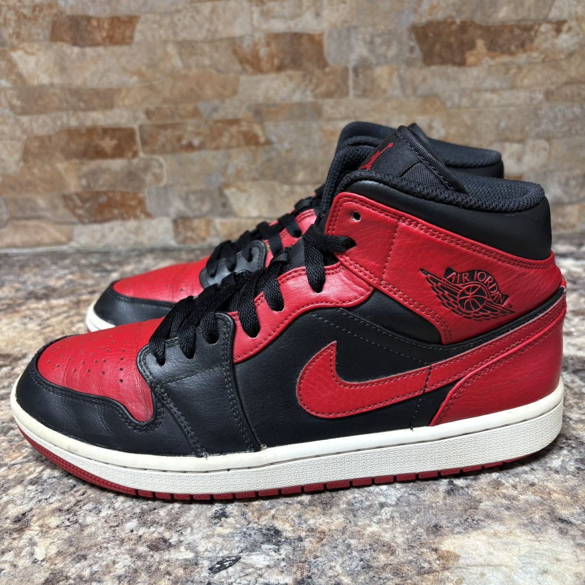 Jordan Brand Nike Air Jordan 1 Mid Banned Bred 2020 Size 8 Size US 8 / EU 41 - 2 Thumbnail