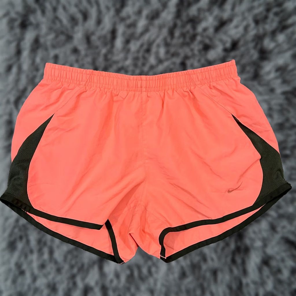 Nike Nike Shorts Womens Small Peach Running Dry Tempo Brief Athletic Active Sport Size 28" / US 6 / IT 42 - 1 Thumbnail