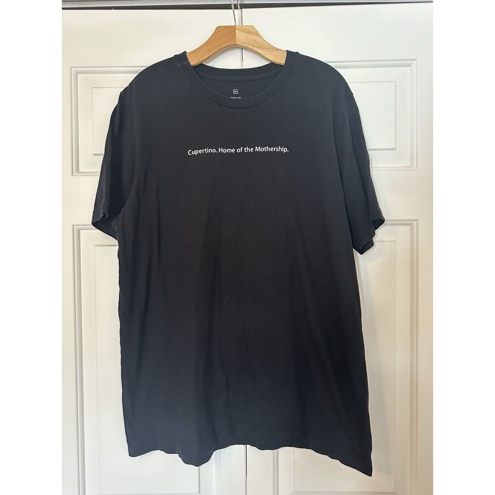 Apple Apple Shirt Mens XL Cupertino Home Of The Mothership Mac Blk Size US XL / EU 56 / 4 - 1 Thumbnail