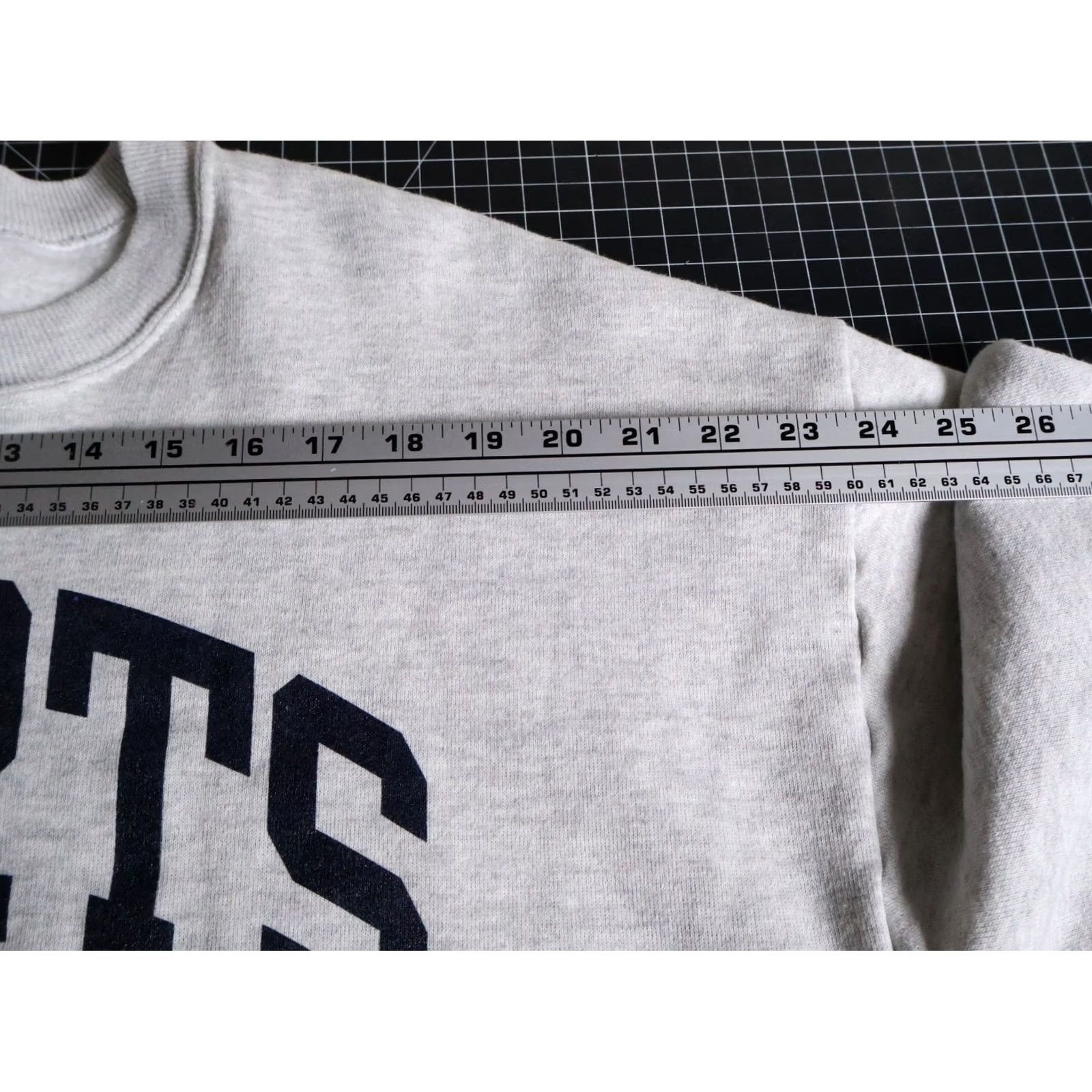 Jerzees VINTAGE 90s Sports Illustrated Sweatshirt Mens XL Heather Gray Jerzees 50/50 VTG Sweatshirt Mens XL Heather Gray Jerzees 50/50 VTG Size US XL / EU 56 / 4 - 7 Thumbnail