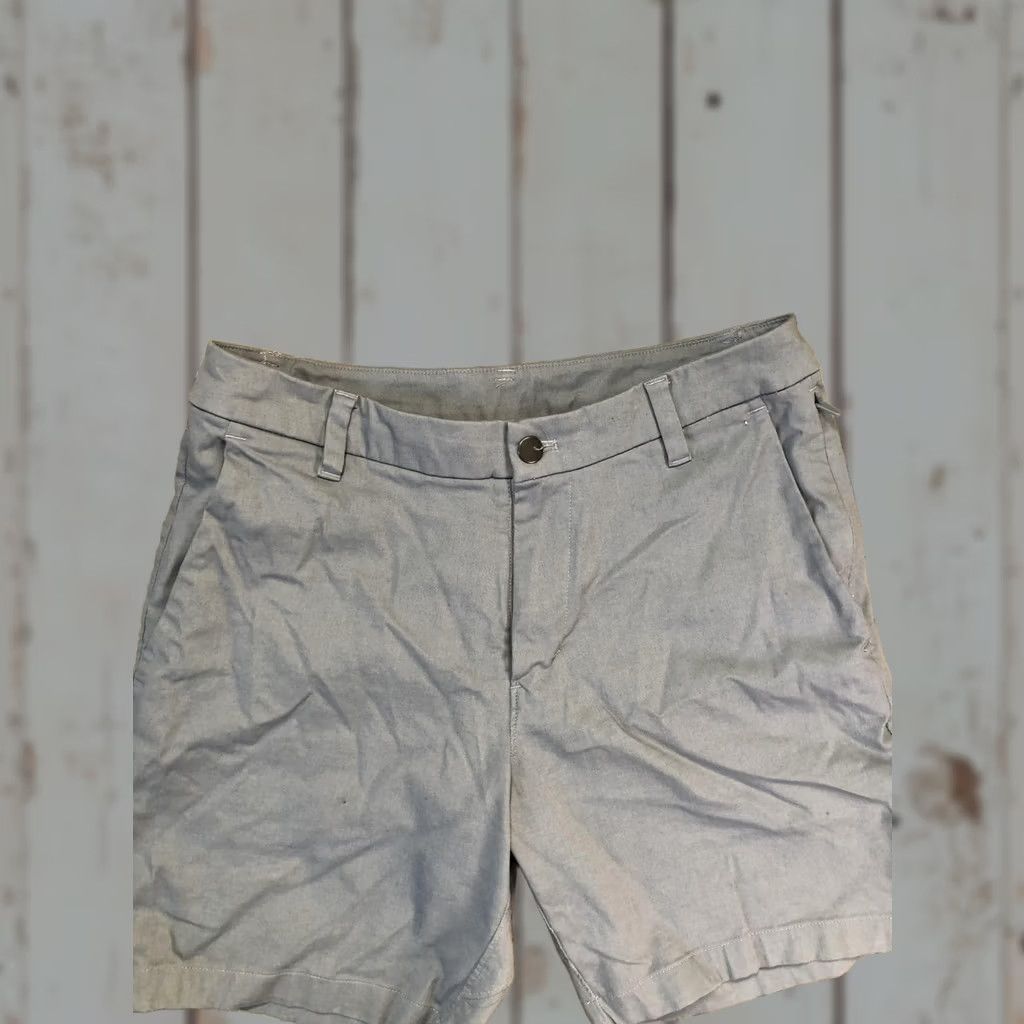 Lululemon Lululemon Shorts Mens 30 Gray Stretch Chino 8 Inseam Golf Casual Summer Size US 30 / EU 46 - 1 Thumbnail