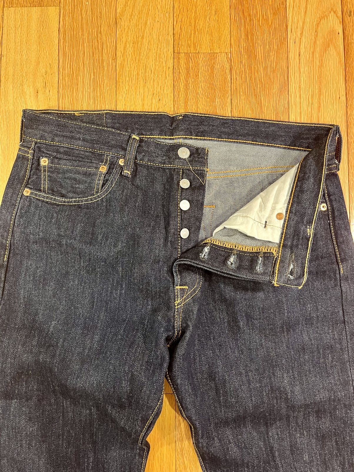 Levi's 2000s Levi’s Navy Denim 501 33/30 Button Fly Size US 33 - 4 Thumbnail