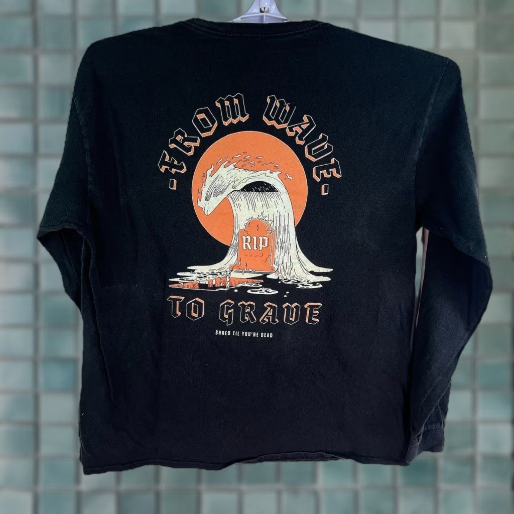 Vintage VINTAGE Chomp Surf T-Shirt Womens L Black Long Sleeve Size L / US 10 / IT 46 - 1 Thumbnail