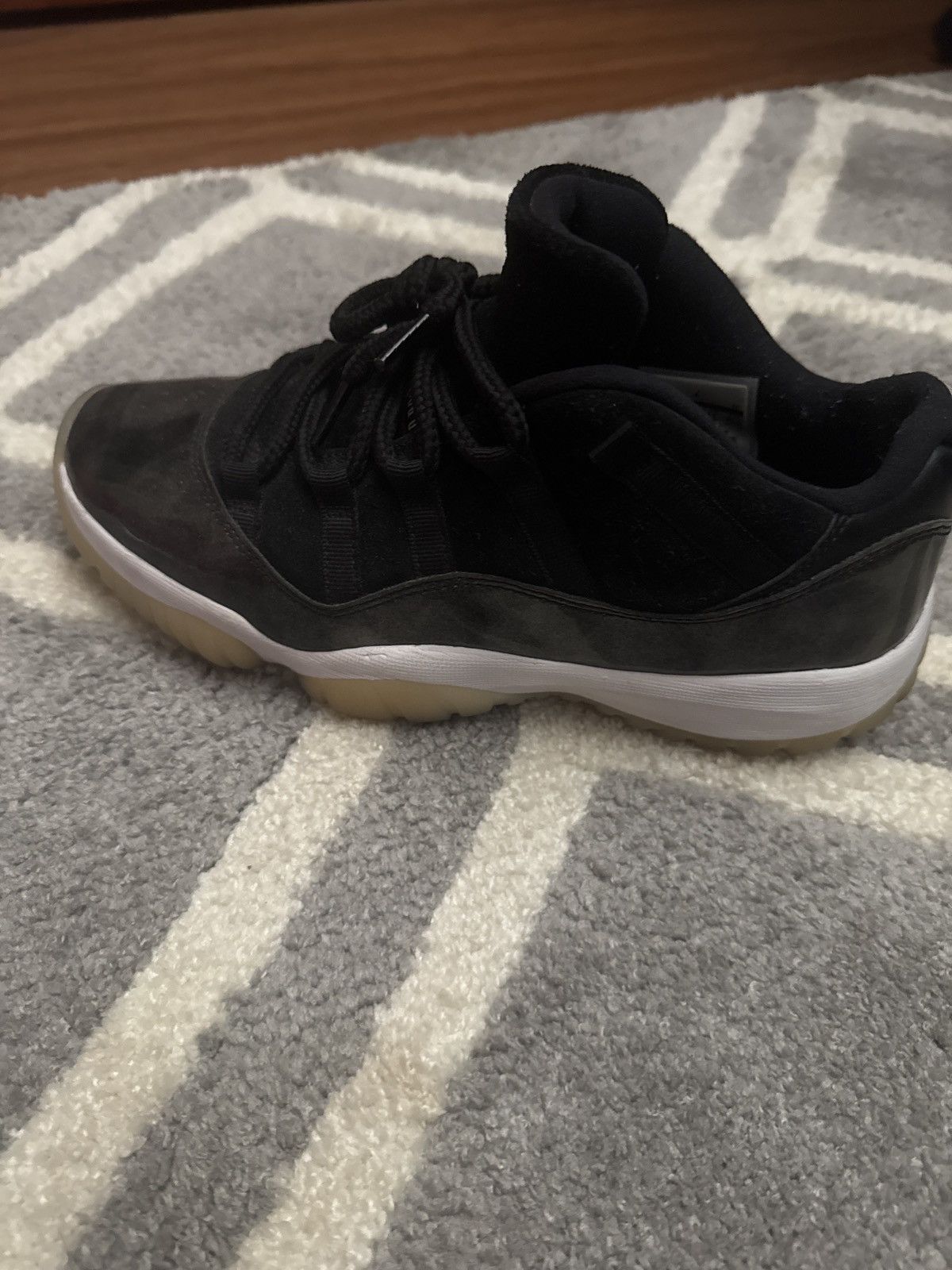 Jordan Brand Retro 11 low barons Size US 8.5 / EU 41-42 - 4 Thumbnail