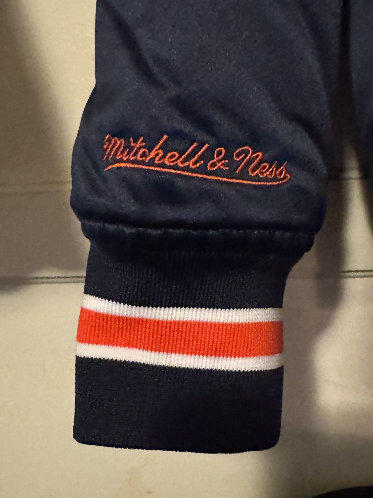 Mitchell & Ness Mitchell & Ness 2XL Chicago Bears NFL Heavy Satin Jacket Size US XXL / EU 58 / 5 - 4 Thumbnail