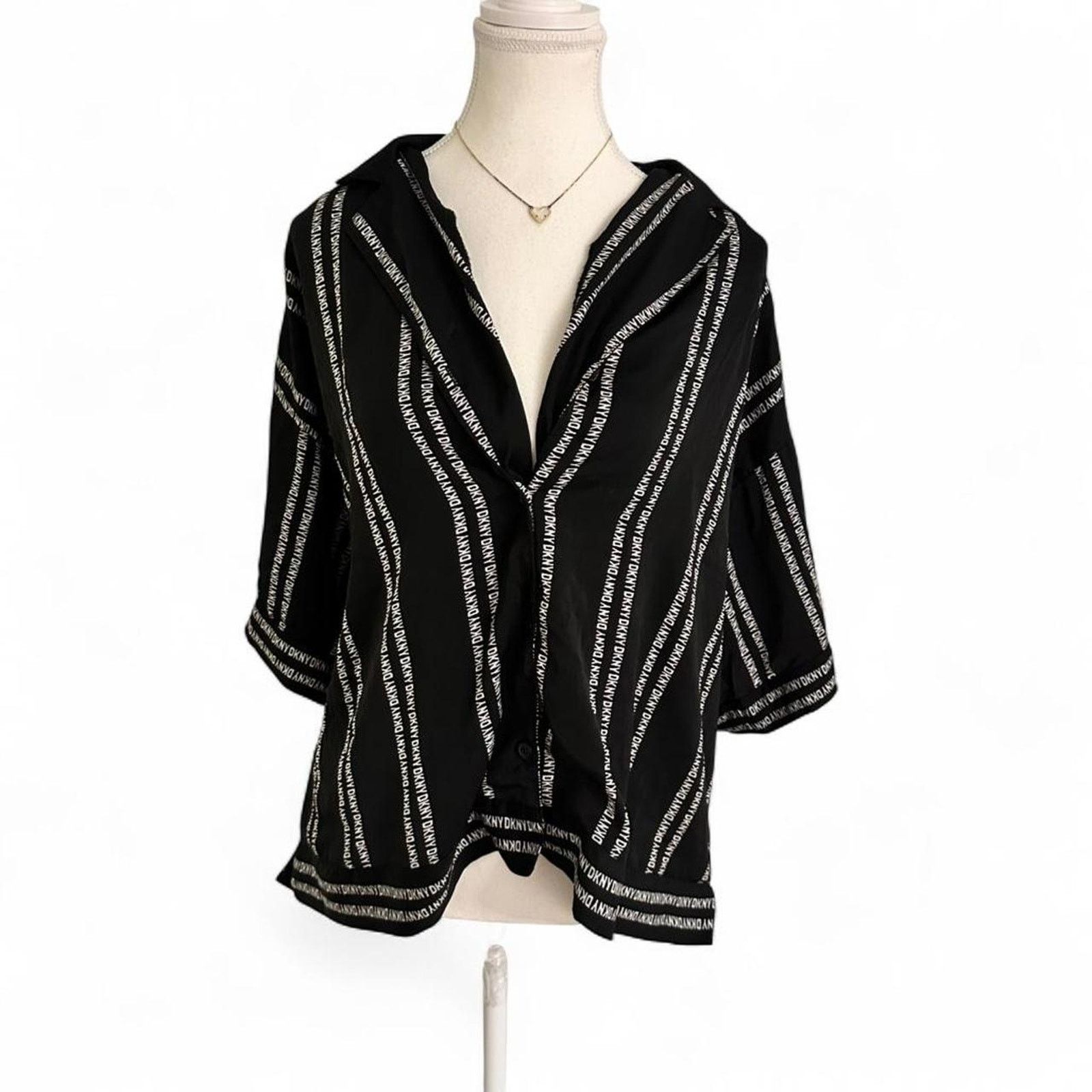 DKNY DKNY Vintage Collard OverSize Lightweight Size XL Women’s Size XL / US 12-14 / IT 48-50 - 1 Thumbnail