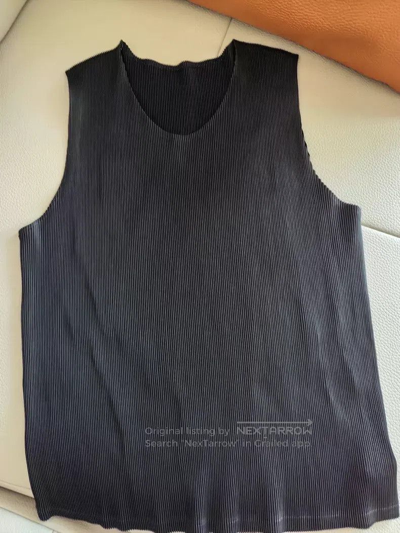 Issey Miyake Issey Miyake Black dense pleat vest Size S / US 4 / IT 40 - 1 Thumbnail