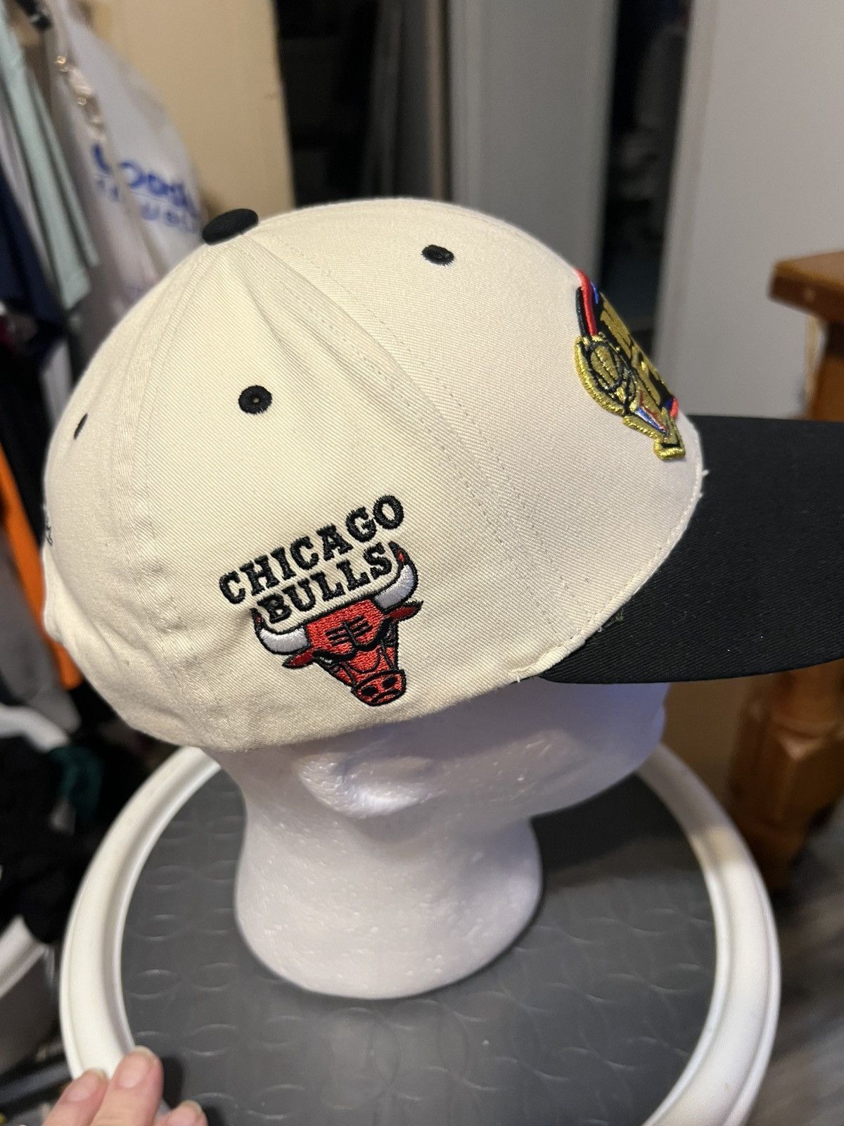 Mitchell & Ness 1998 NBA Finals Bull vs Jazz Snapback Hat Size ONE SIZE - 4 Thumbnail
