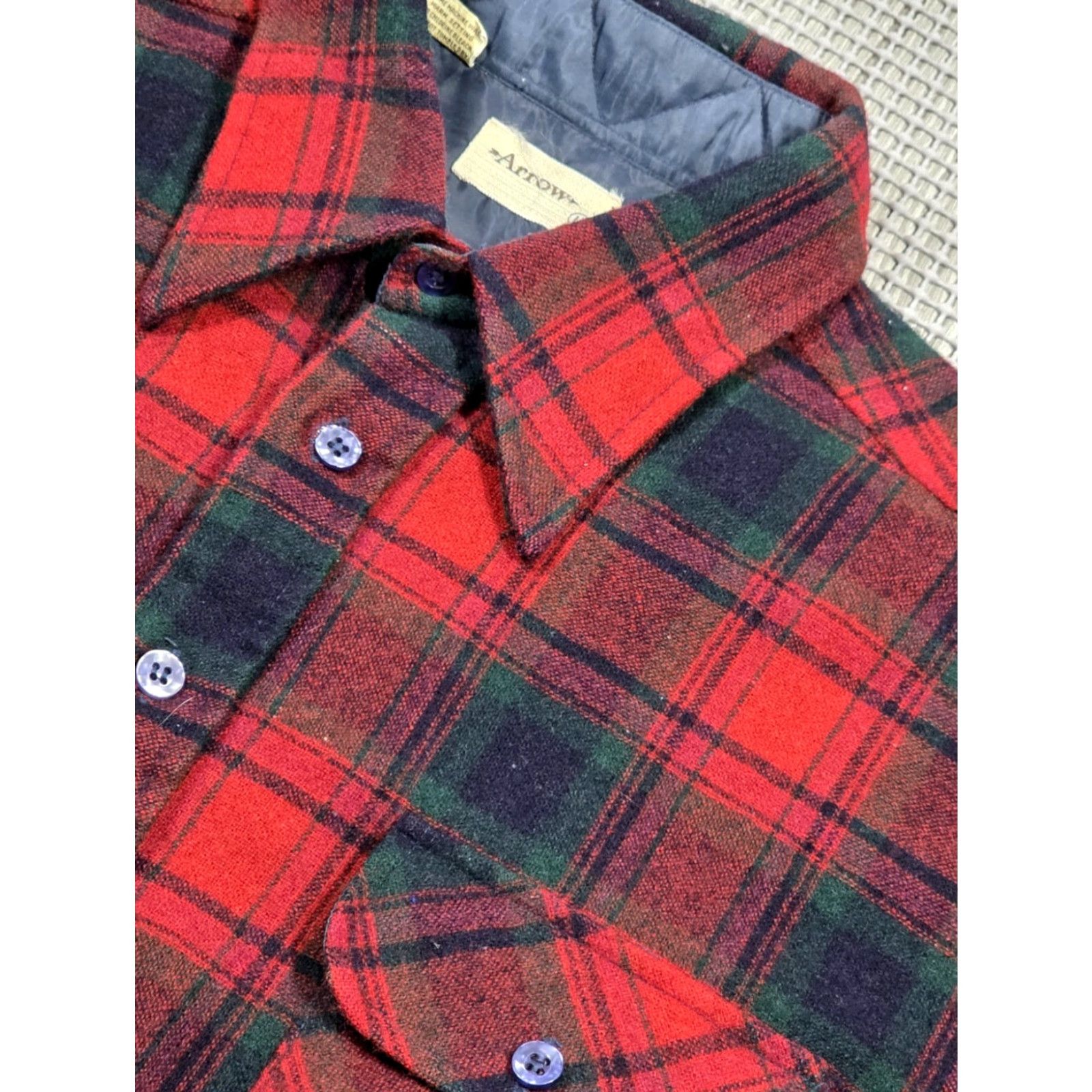 Arrow VINTAGE Arrow Shirt Plaid Red Black L Mens 60s 70s Button-Up Flannel Lined Size US L / EU 52-54 / 3 - 7 Thumbnail