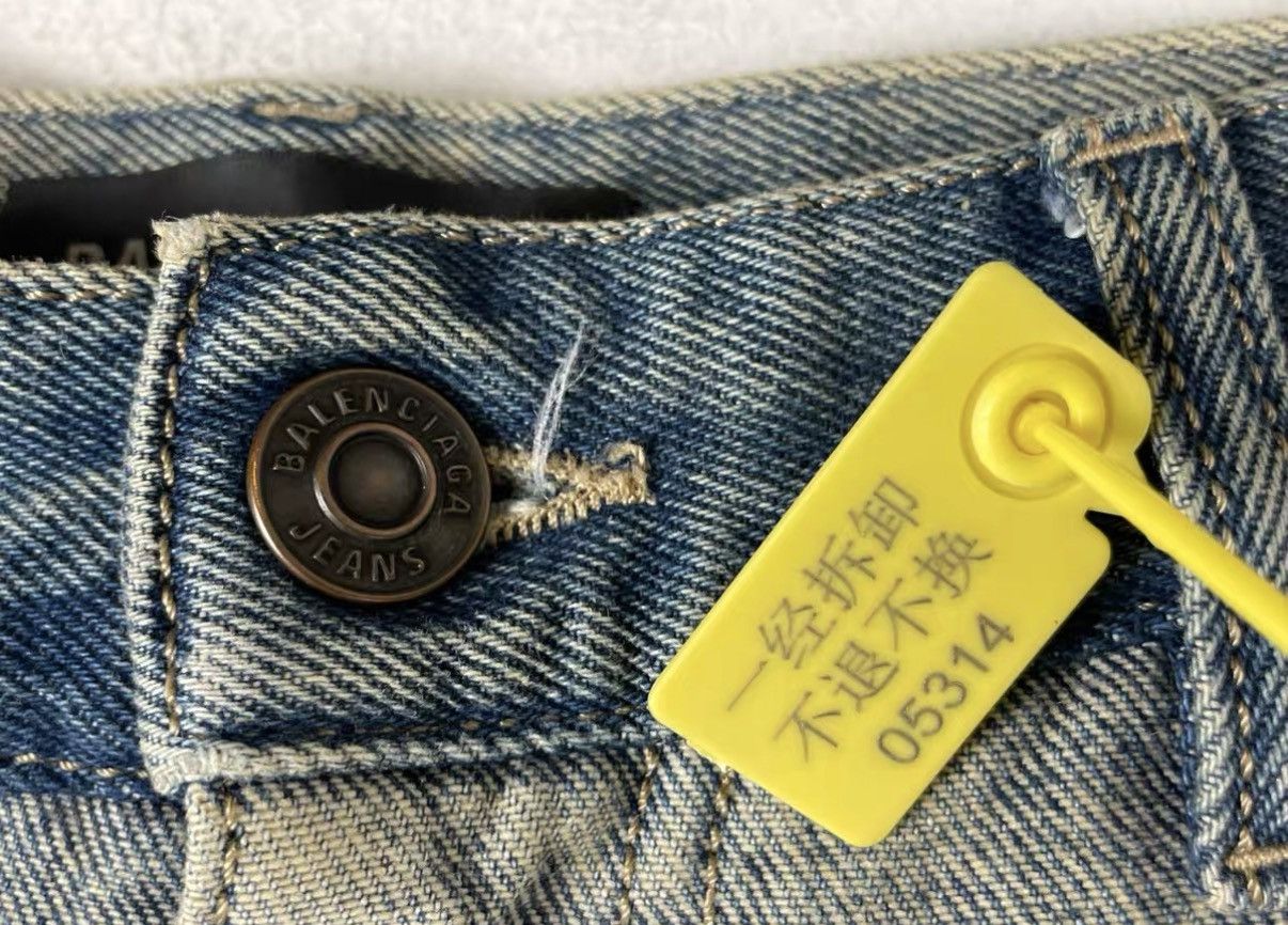 Balenciaga Balenciaga 24SS Reversed Inside-Out Washed Denim Jeans J31 Size US 36 / EU 52 - 5 Thumbnail