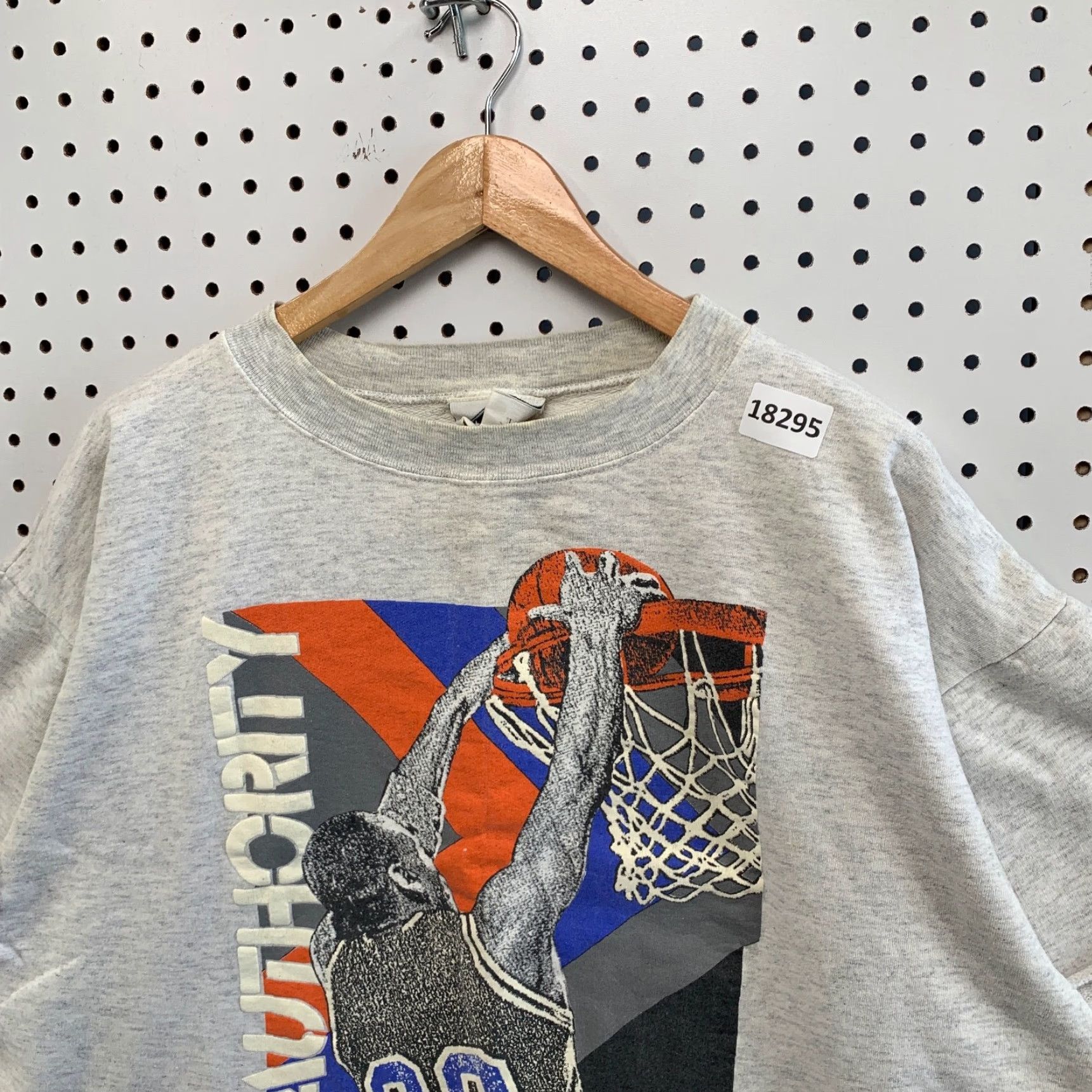 Vintage Vintage Hank Player USA Basketball T-Shirt Adult XL Gray 90s Sports Dunking Man Size US XL / EU 56 / 4 - 6 Thumbnail