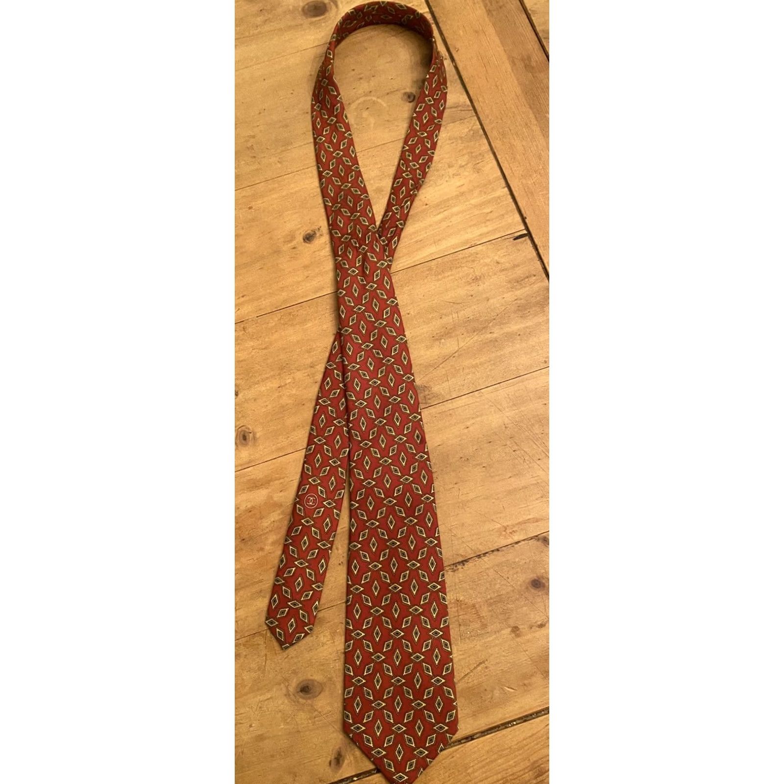 Chanel VINTAGE Chanel Paris Red Green Diamonds Mens 100% Silk Tie 3.5w 57L Logo Diamond Tie Mens Size ONE SIZE - 2 Thumbnail
