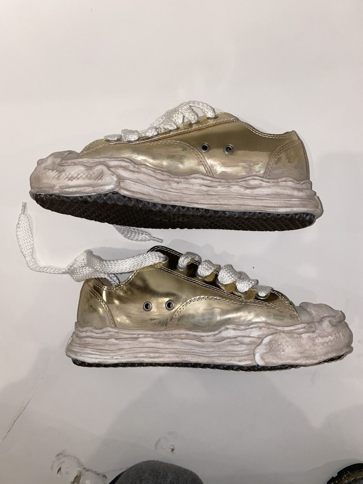 Maison MIHARA YASUHIRO Mihara Yasuhiro Off-Gold Hank Sole Low Sneakers Size 8 Size US 8 / EU 41 - 3 Thumbnail