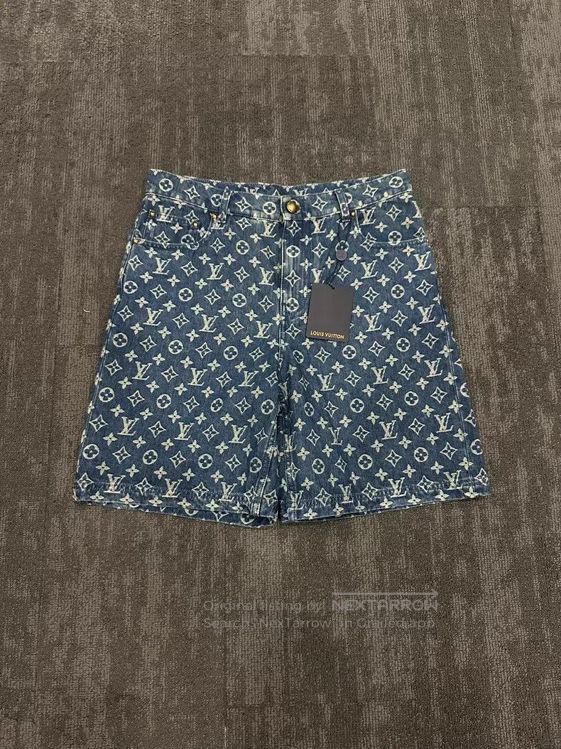 Louis Vuitton Louis Vuitton 26 New Full Print Denim Shorts Size US 28 / EU 44 - 1 Thumbnail