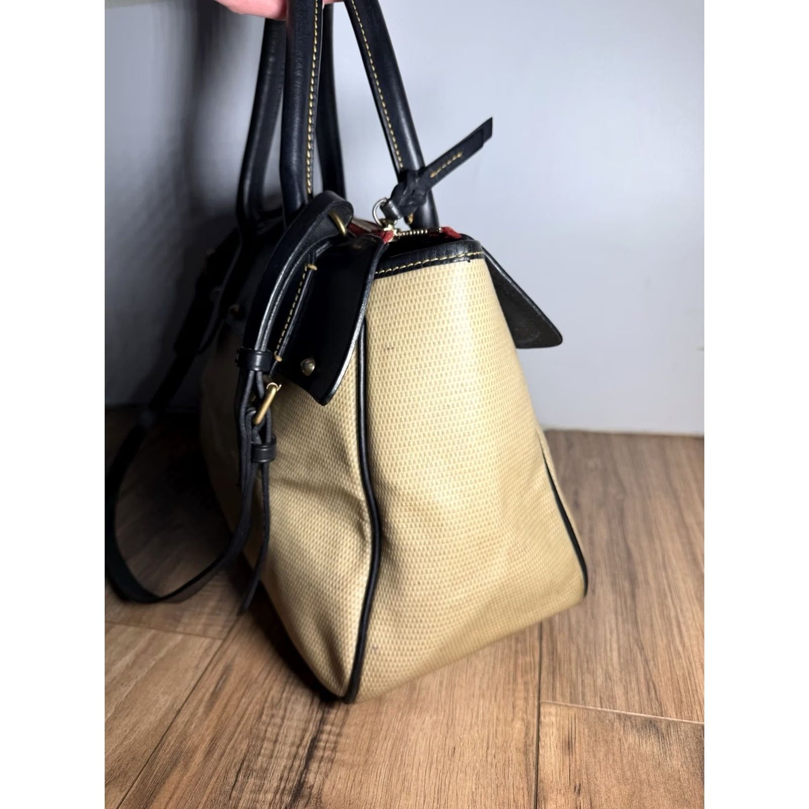 Dooney & Bourke Dooney & Bourke WILSON PANAMA Leather Satchel/Purse Handbag Tan/Black Pre Owned Size ONE SIZE - 7 Thumbnail