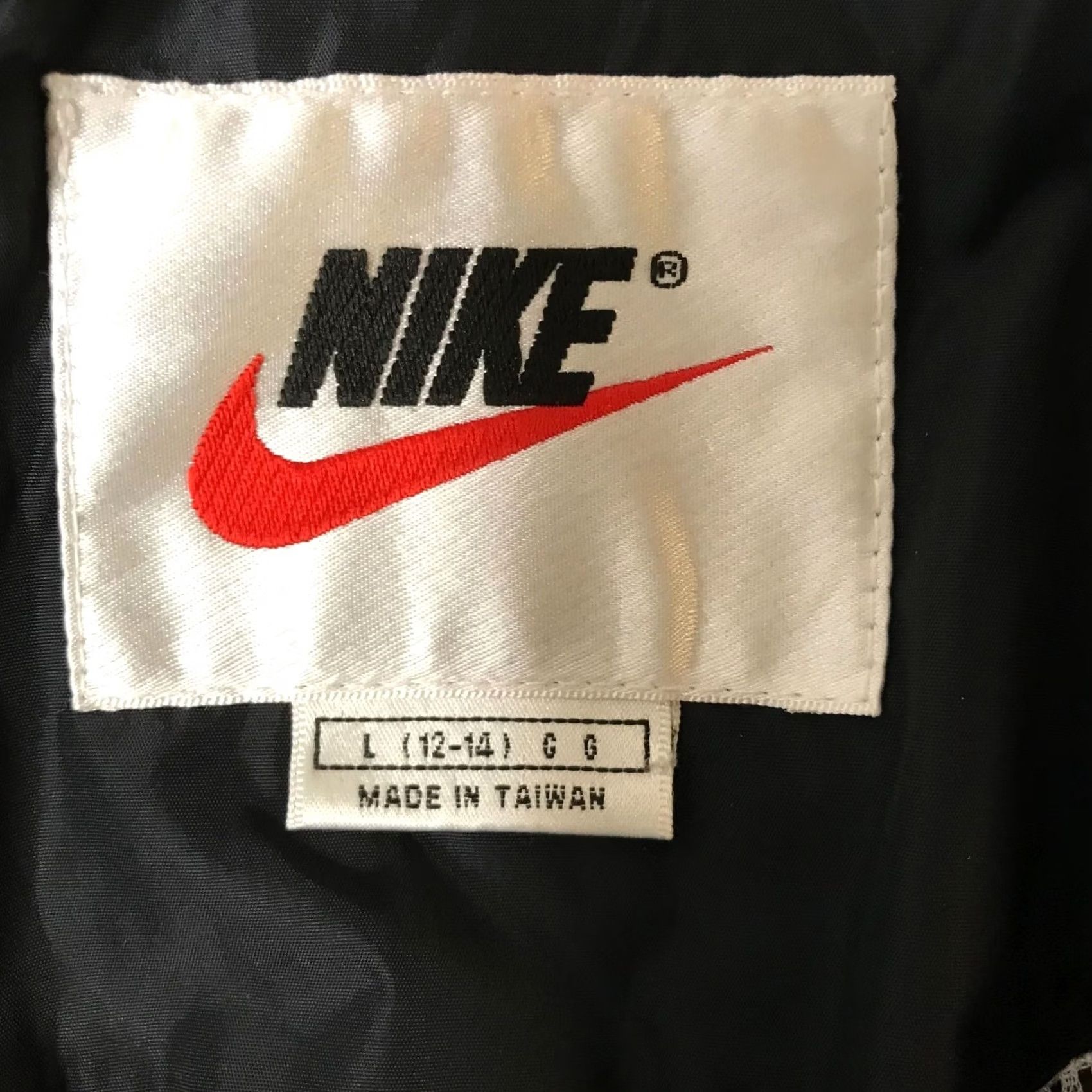Nike VINTAGE NIKE ~ LARGE WOMENS JACKET ~ NYLON DUSTER ~ 12-14 Size L / US 10 / IT 46 - 7 Thumbnail