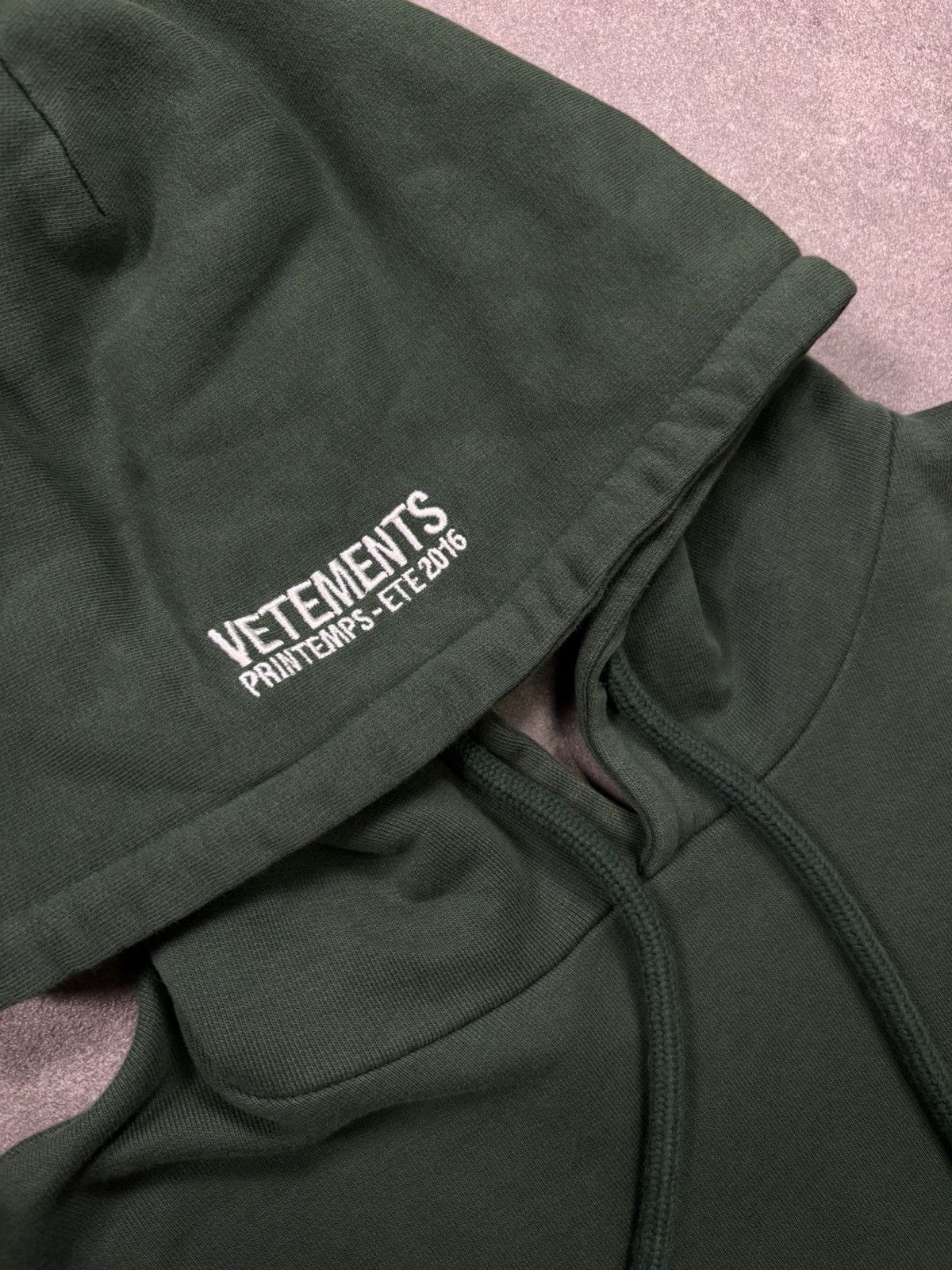 Champion × Vetements Vetements x Champion Polizei Reversible Cropped Hoodie SS16 Size US M / EU 48-50 / 2 - 5 Thumbnail
